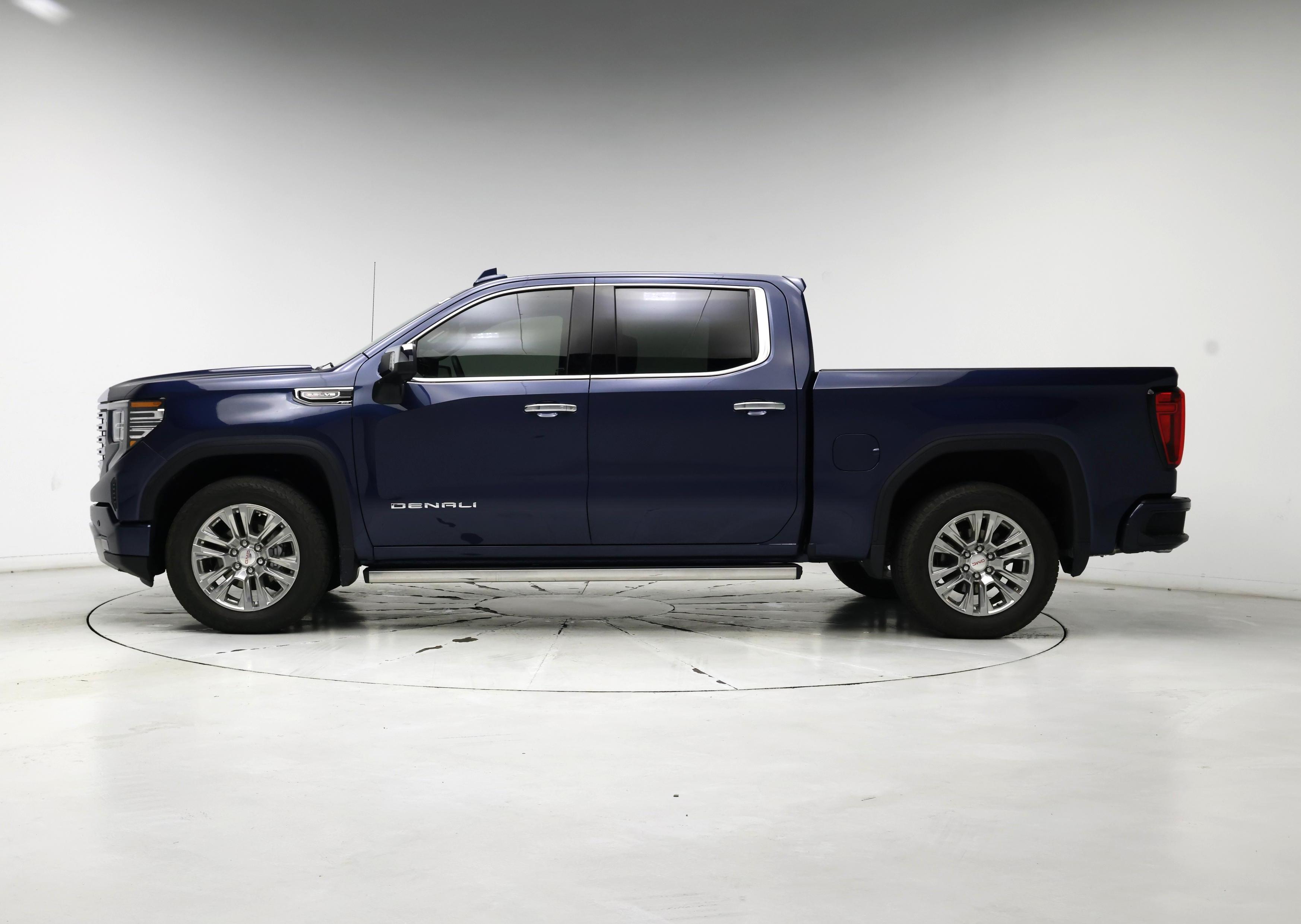 Thumbnail: 2022 GMC Sierra 1500 - 3
