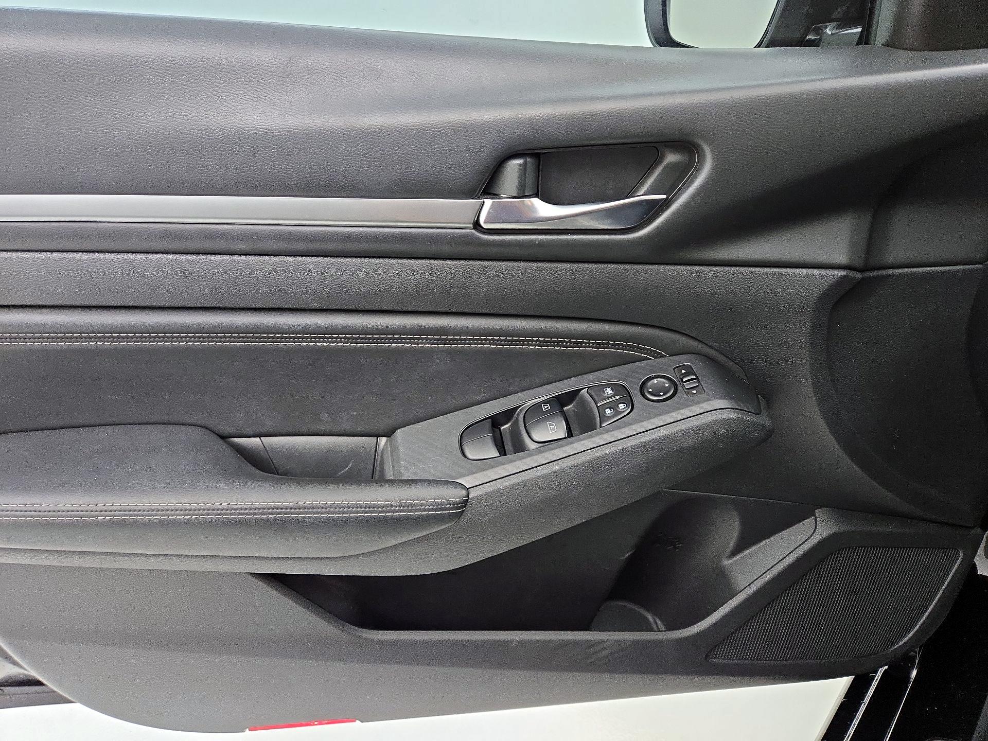 Thumbnail: 2019 Nissan Altima - 12