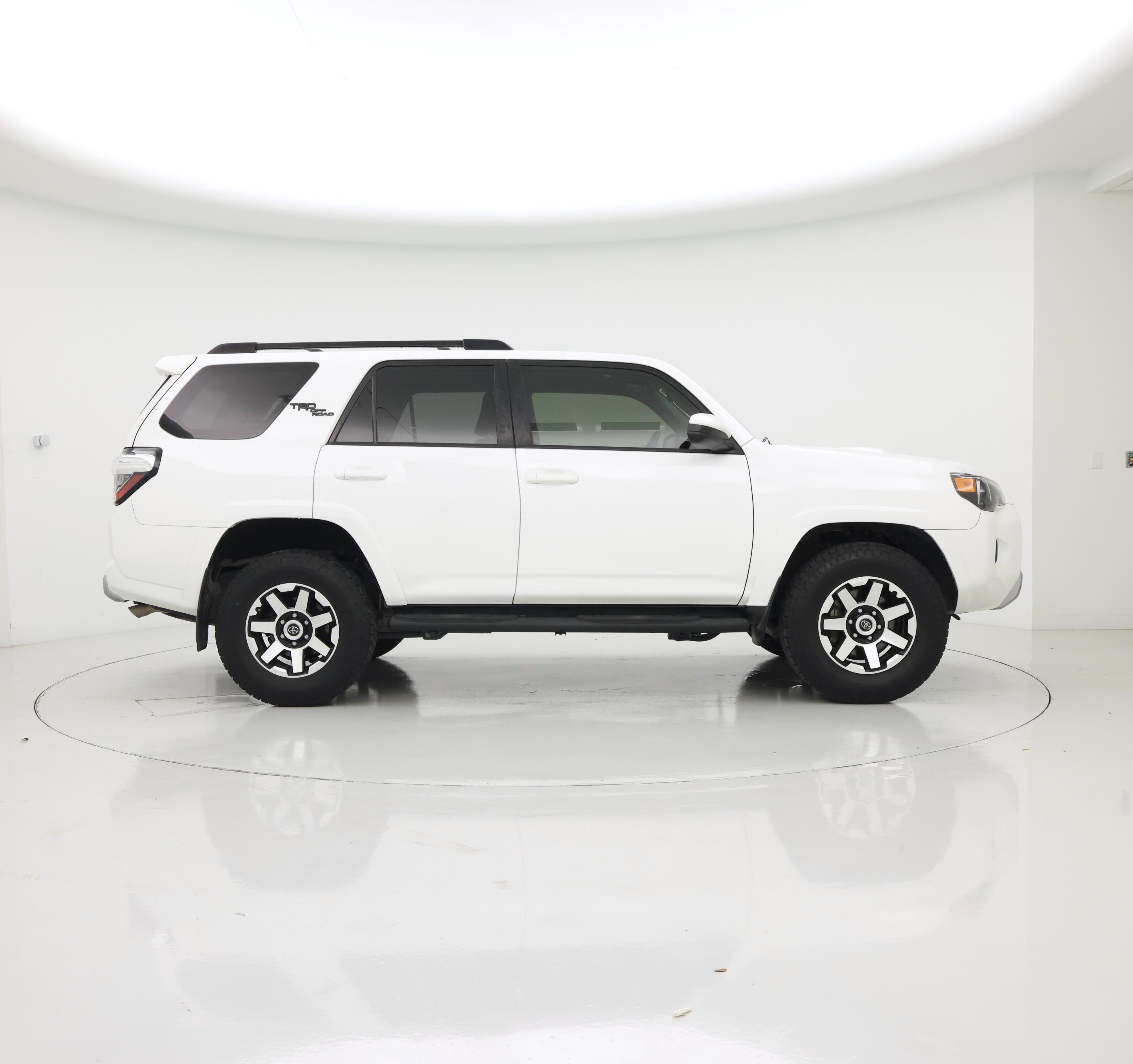Thumbnail: 2019 Toyota 4Runner - 7