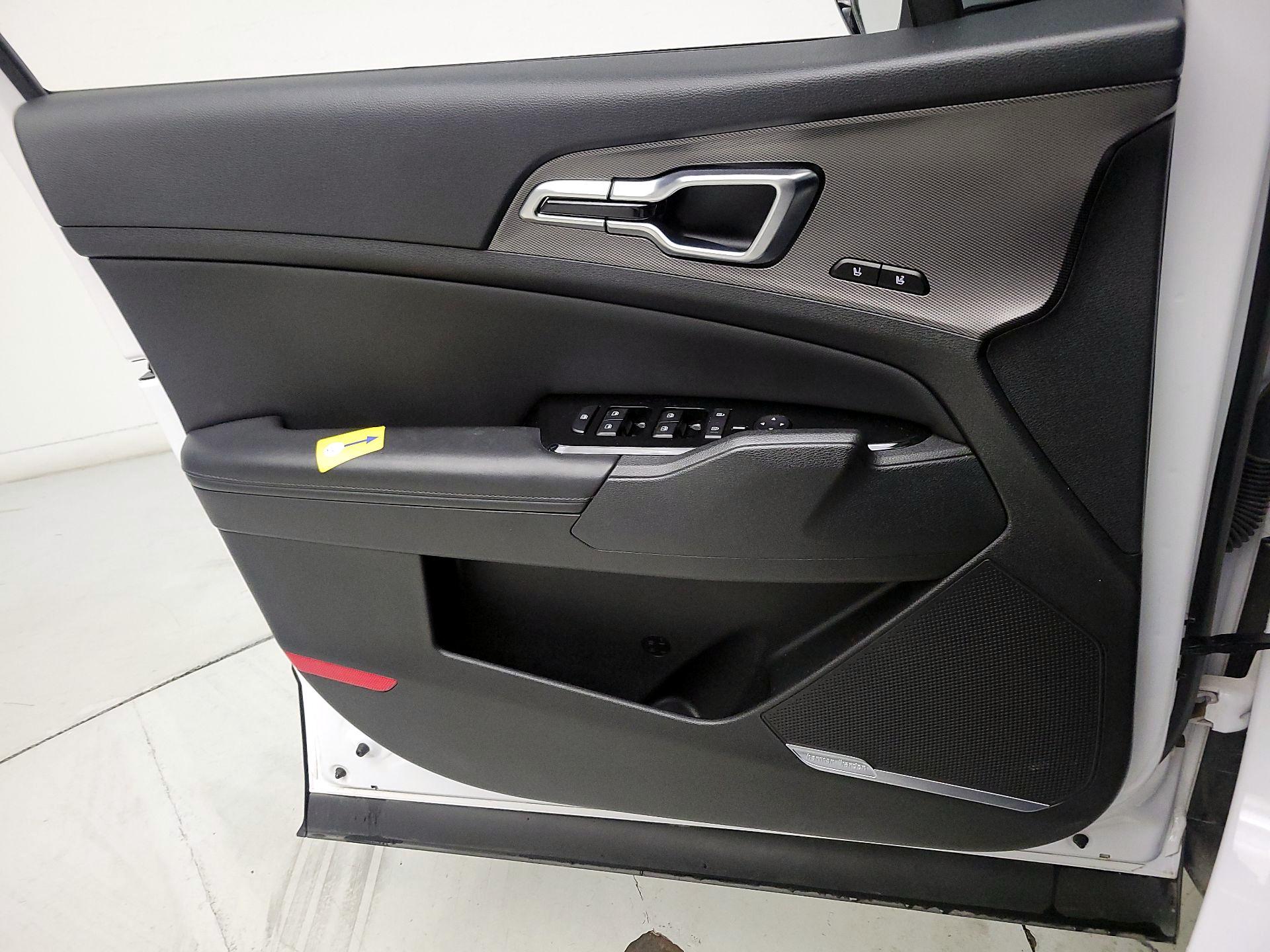 Thumbnail: 2023 Kia Sportage - 12