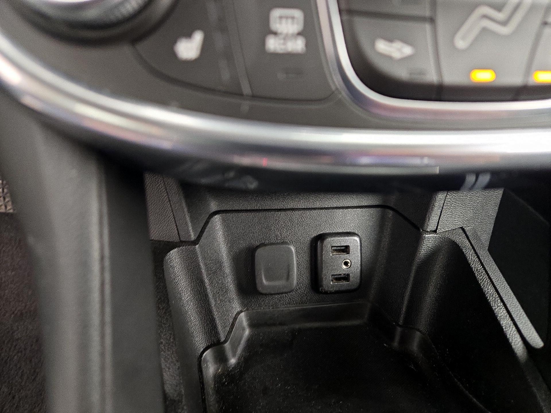 Thumbnail: 2018 Chevrolet Volt - 18