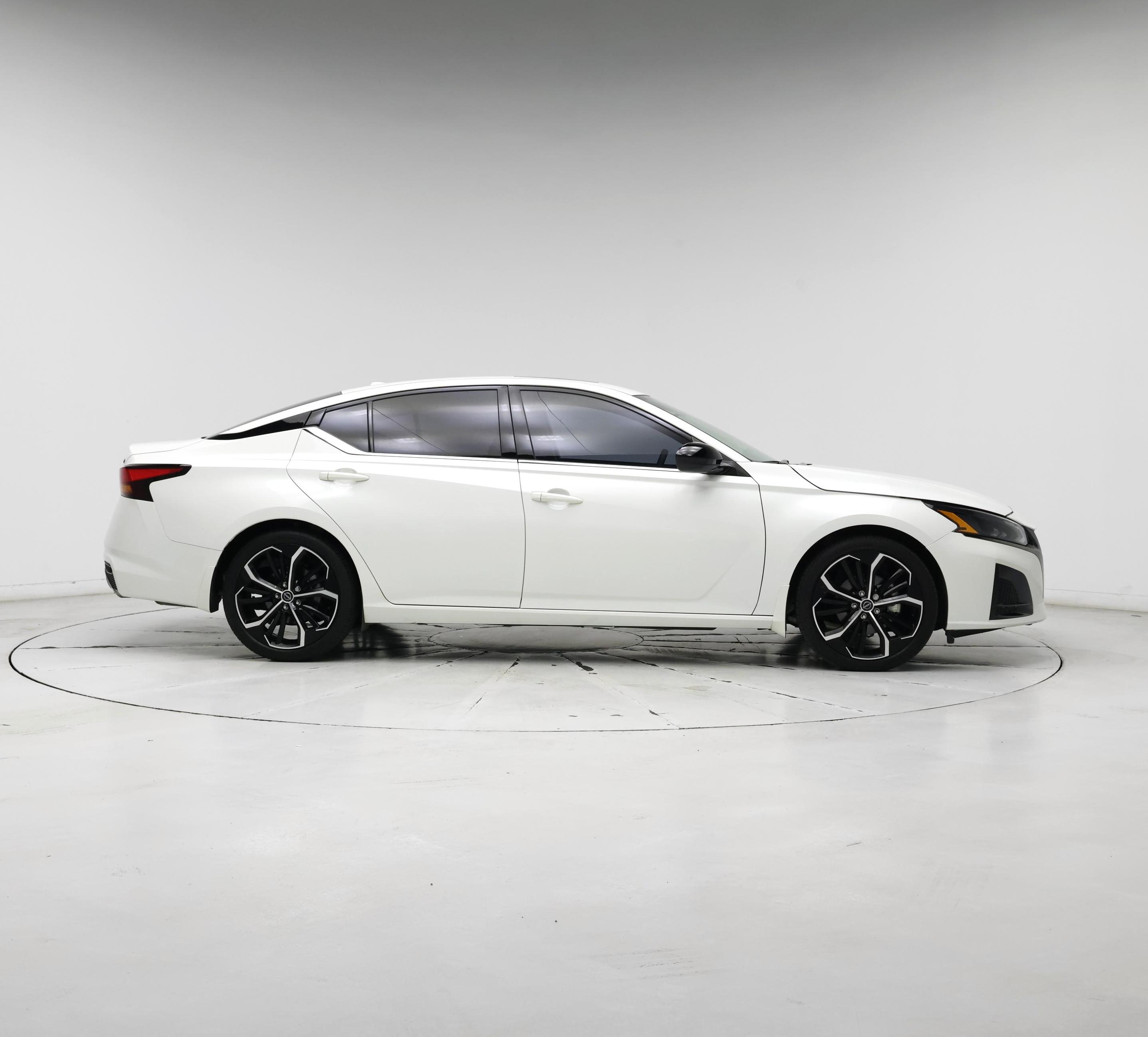 Thumbnail: 2023 Nissan Altima - 7