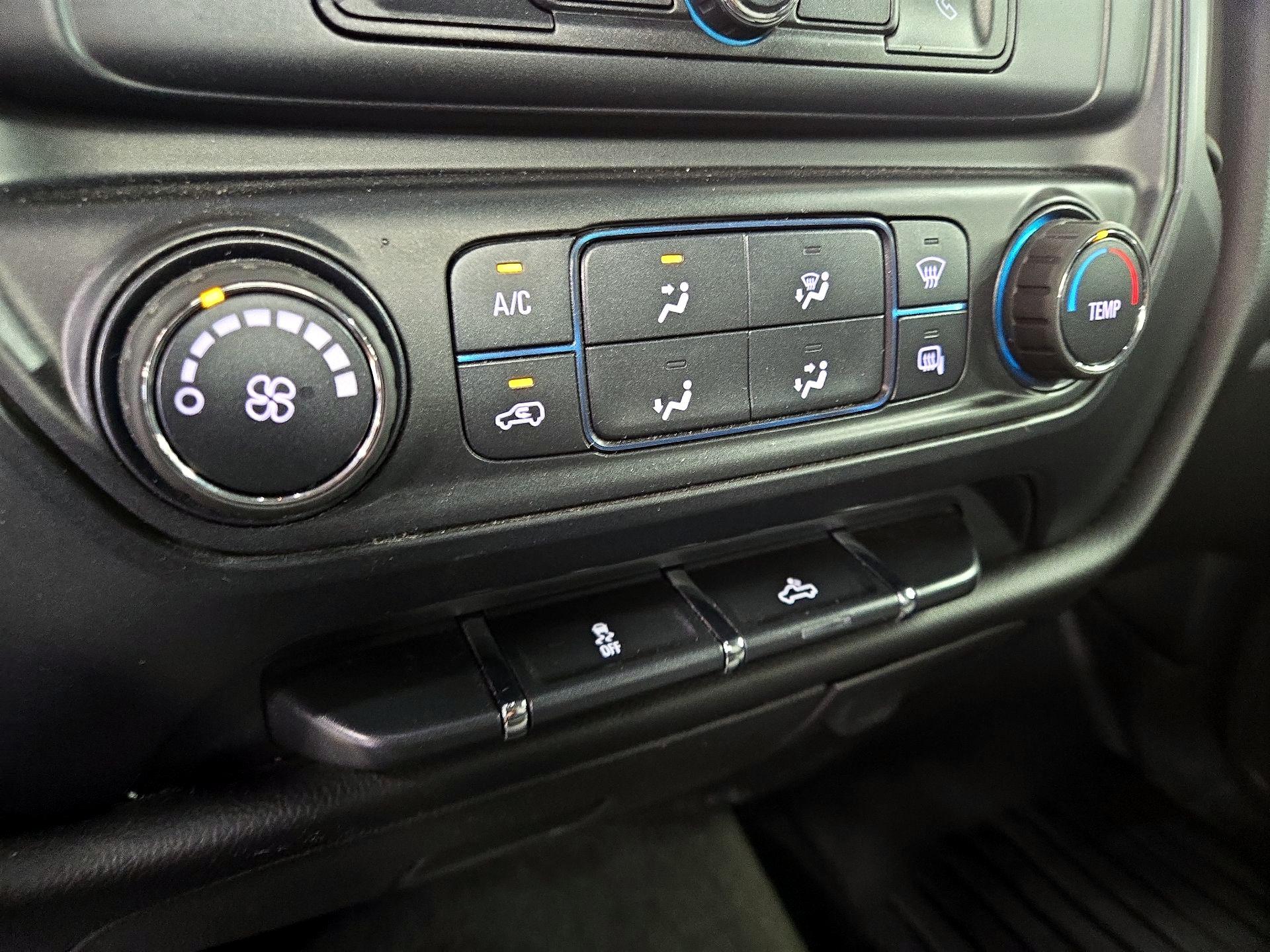 Thumbnail: 2017 Chevrolet Silverado 1500 - 16
