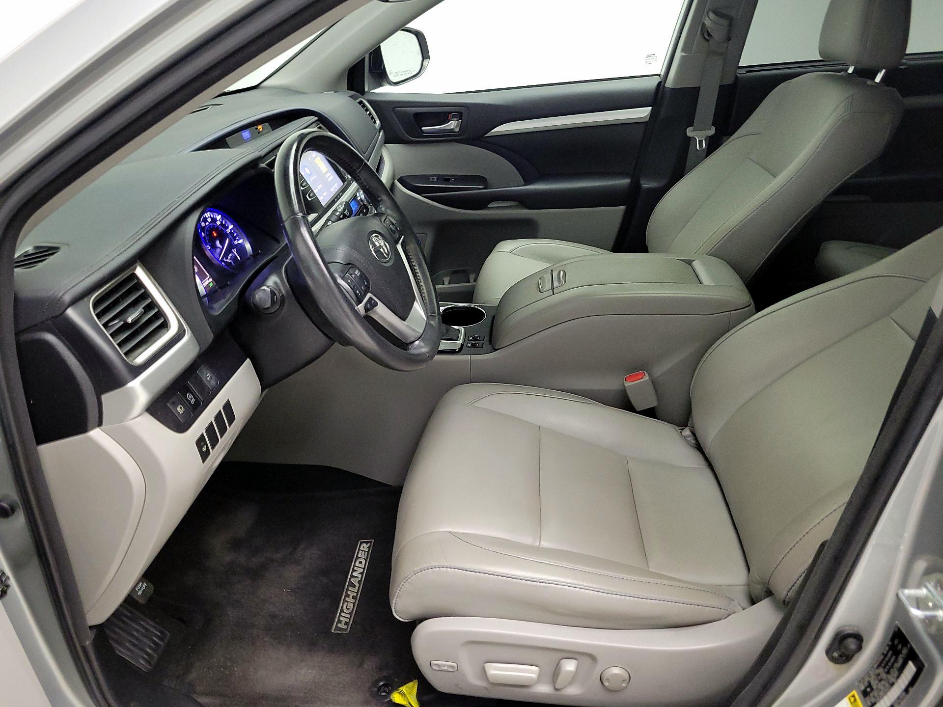 Thumbnail: 2018 Toyota Highlander - 11