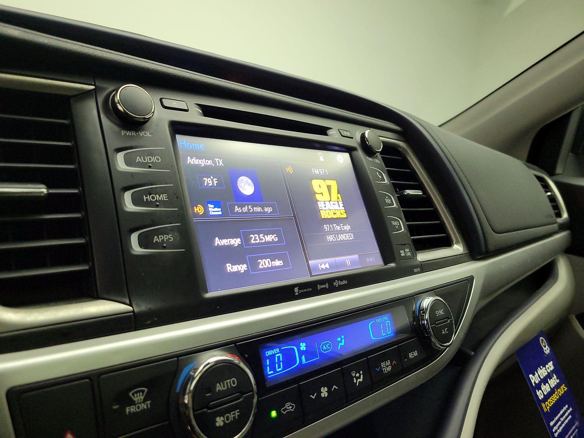 Thumbnail: 2018 Toyota Highlander - 14