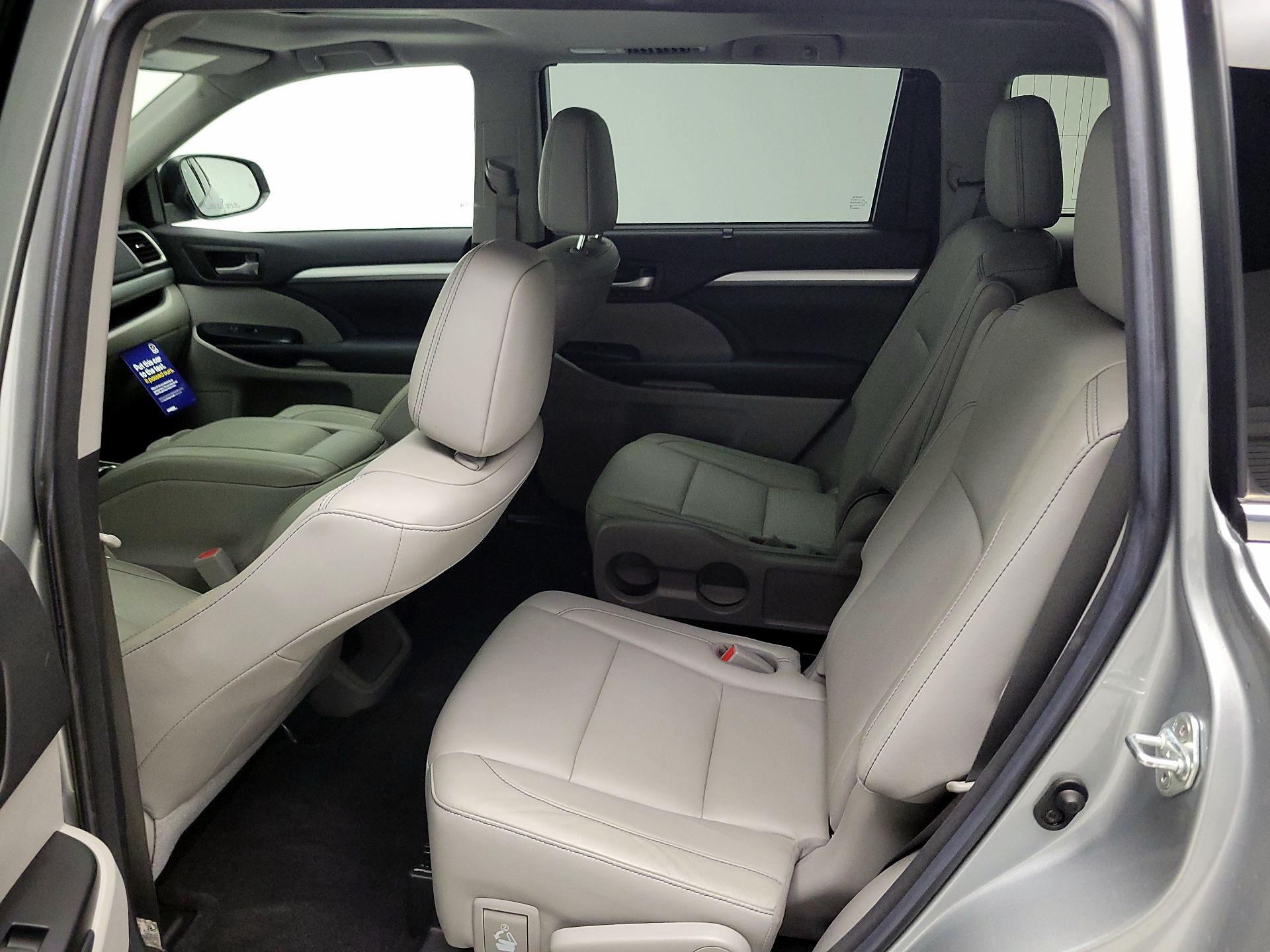 Thumbnail: 2018 Toyota Highlander - 19