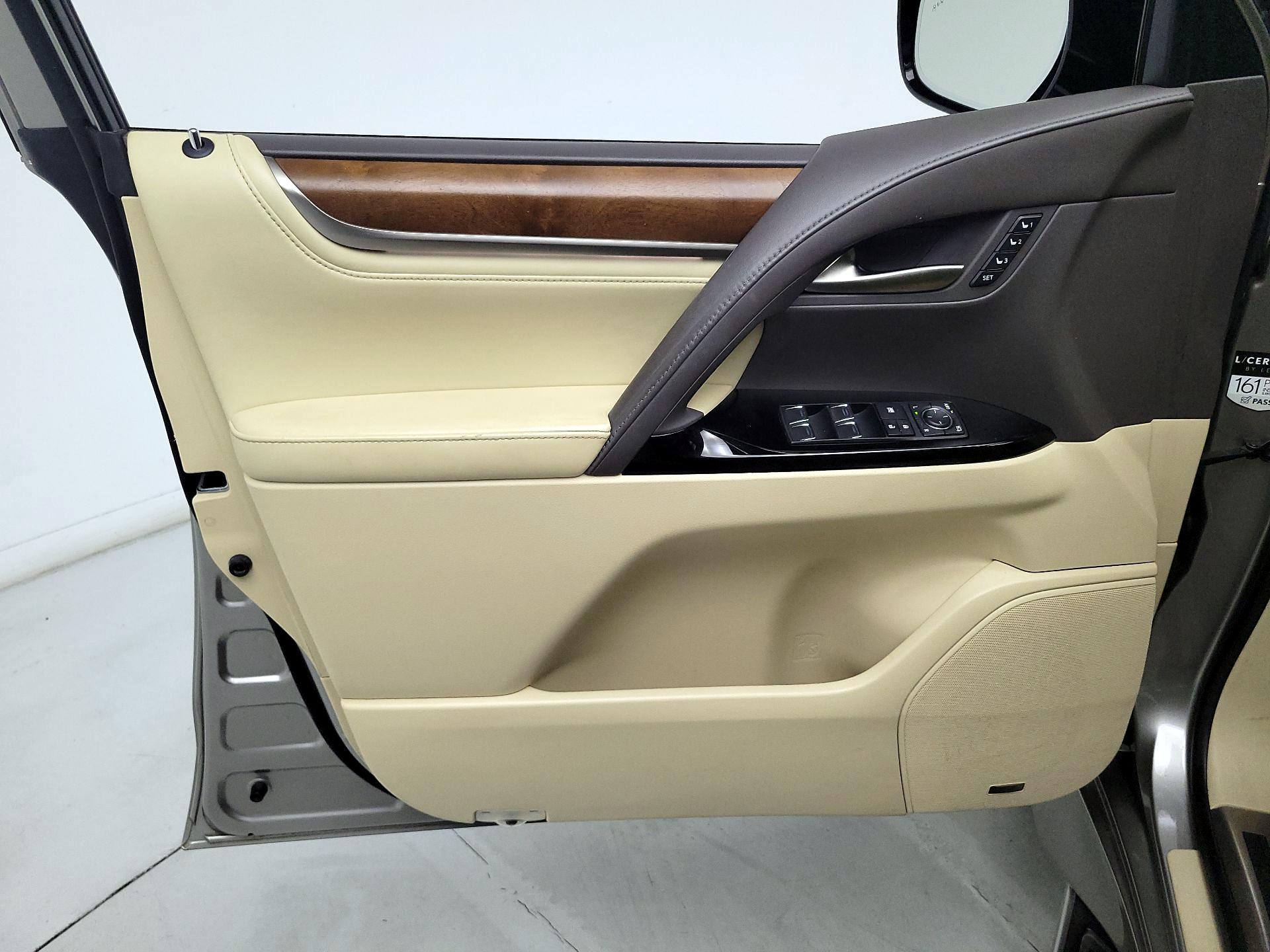 Thumbnail: 2017 Lexus LX - 12