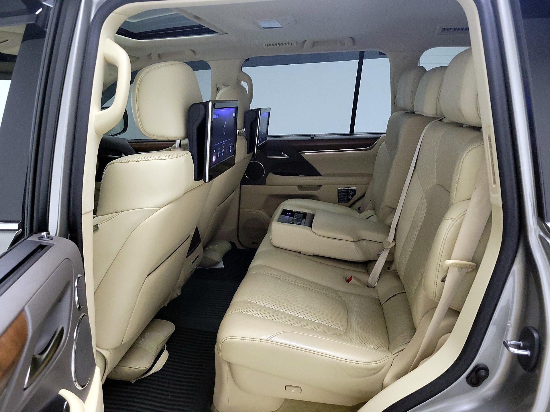 Thumbnail: 2017 Lexus LX - 19