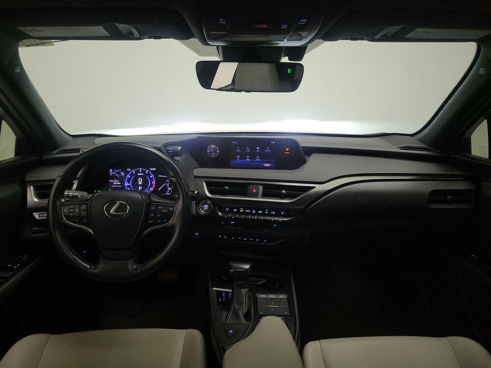 Thumbnail: 2022 Lexus UX - 9