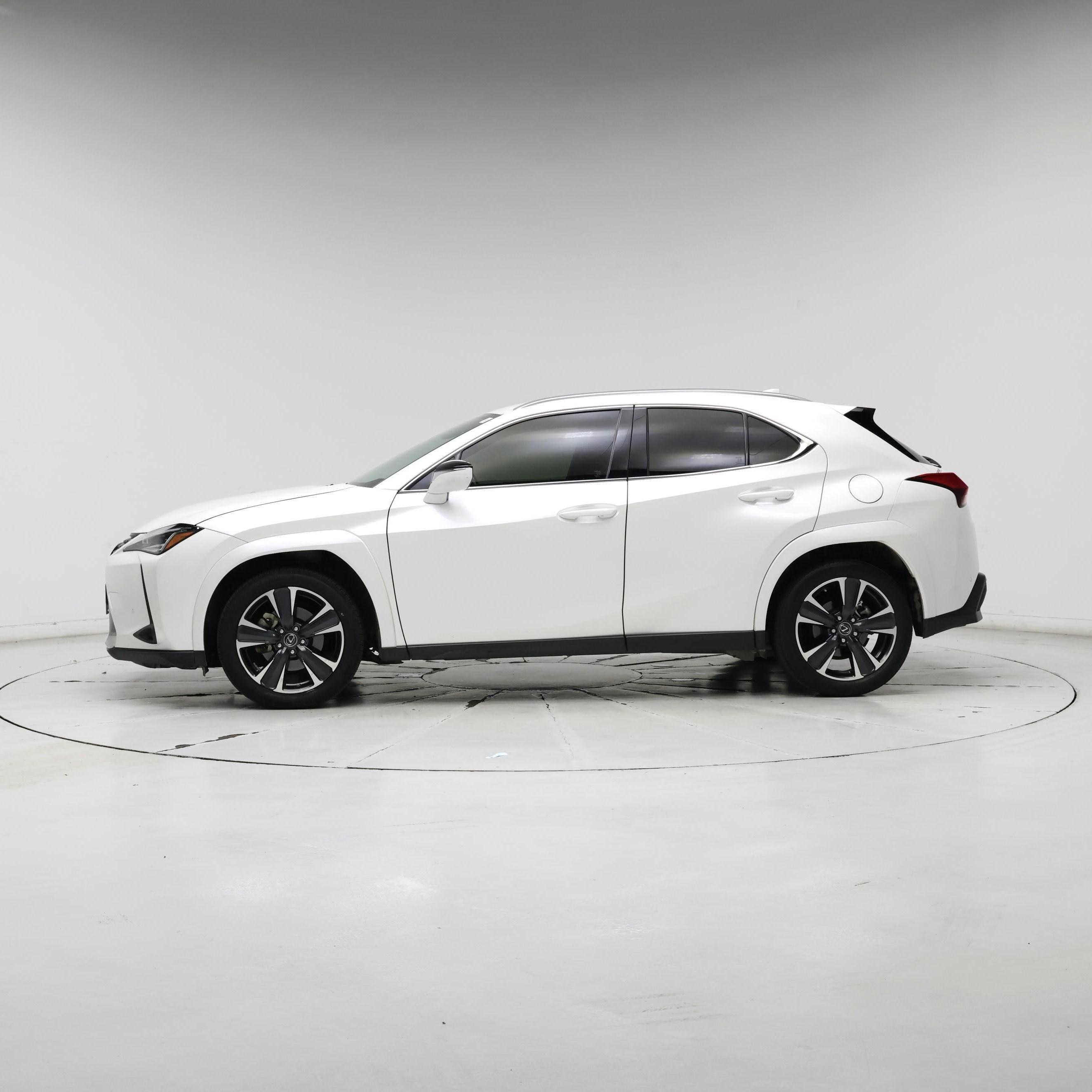 Thumbnail: 2022 Lexus UX - 3