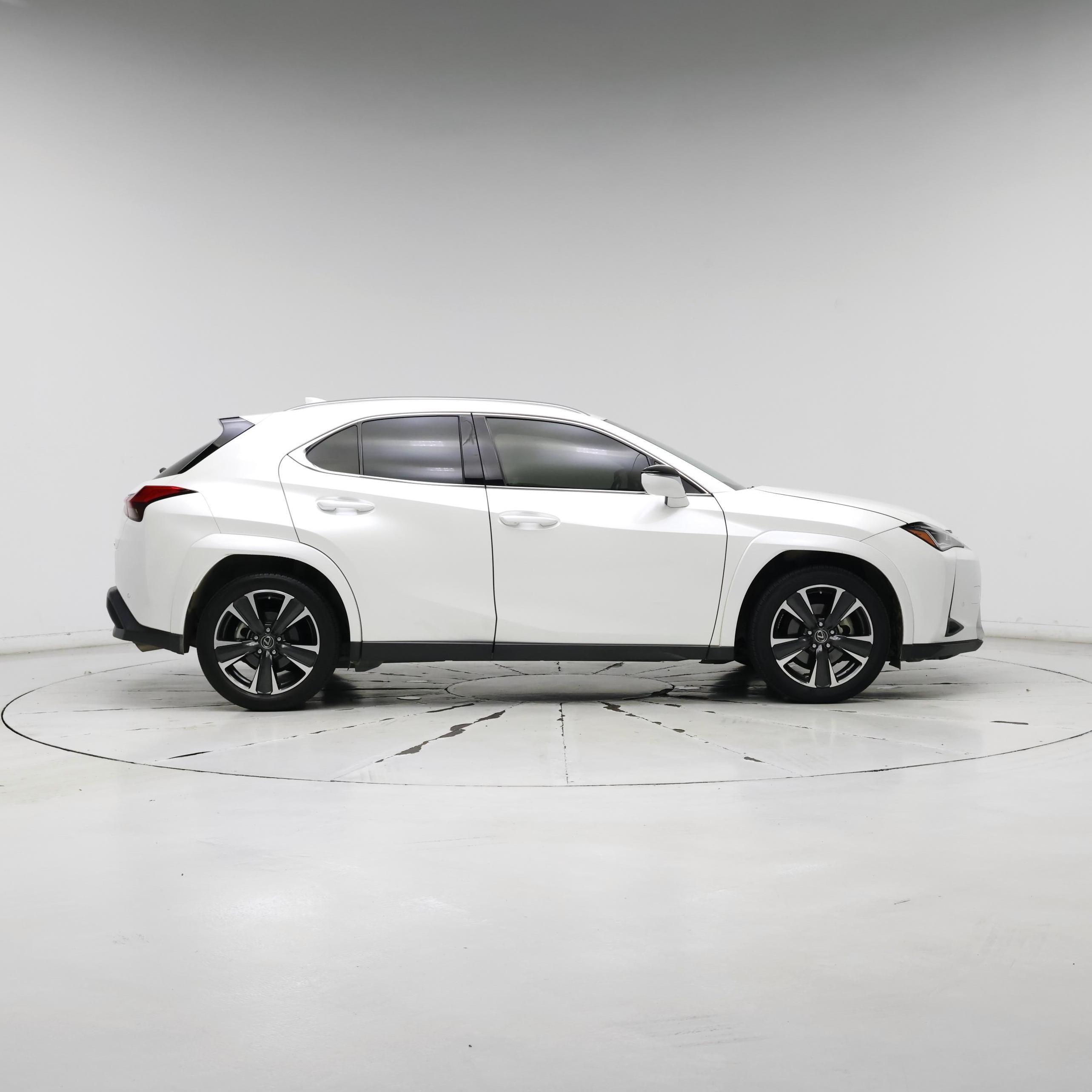 Thumbnail: 2022 Lexus UX - 7