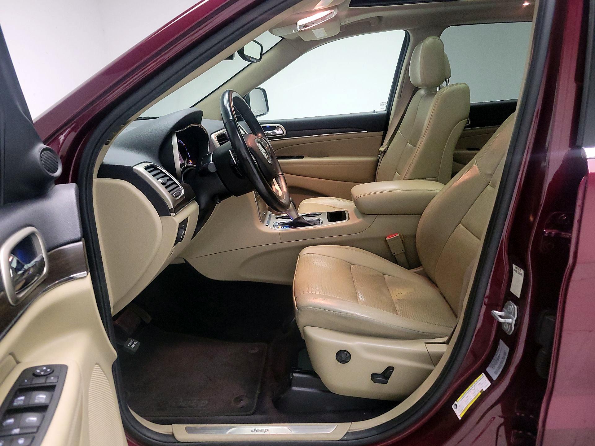 Thumbnail: 2017 Jeep Grand Cherokee - 11