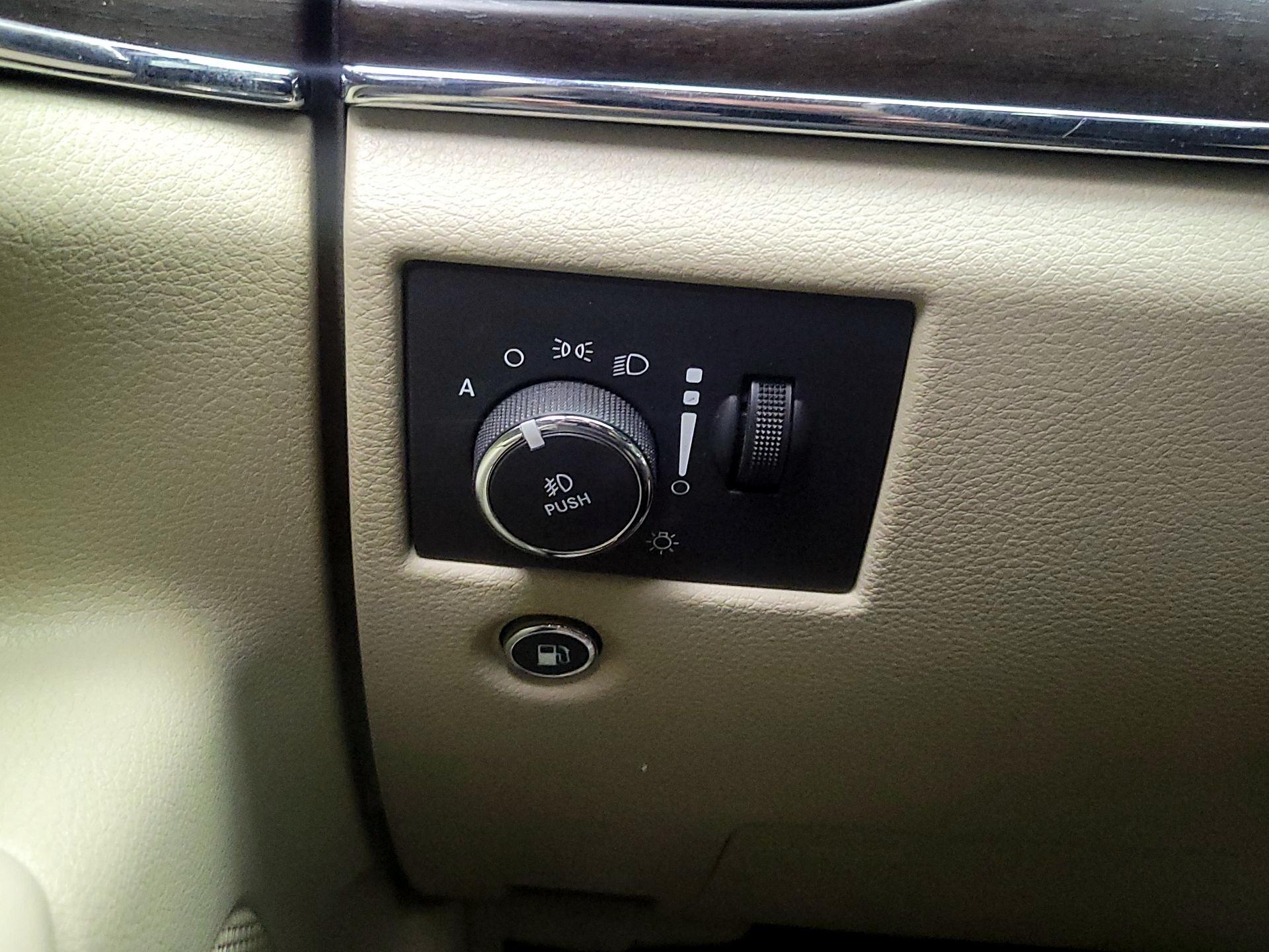 Thumbnail: 2017 Jeep Grand Cherokee - 13