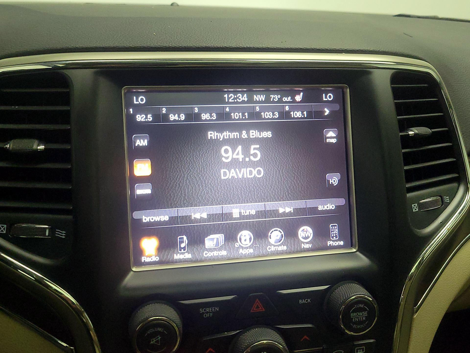 Thumbnail: 2017 Jeep Grand Cherokee - 16