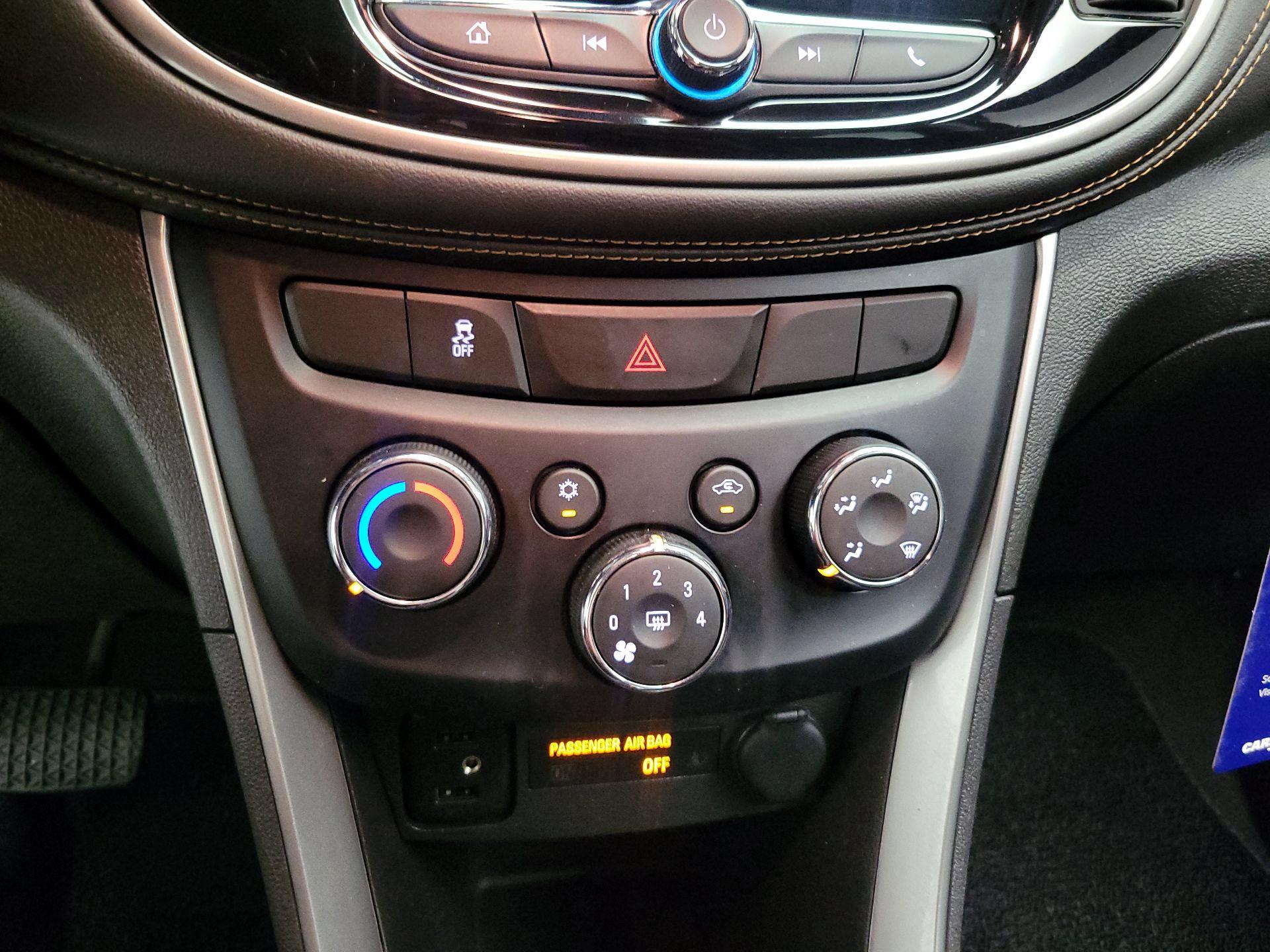 Thumbnail: 2019 Chevrolet Trax - 16