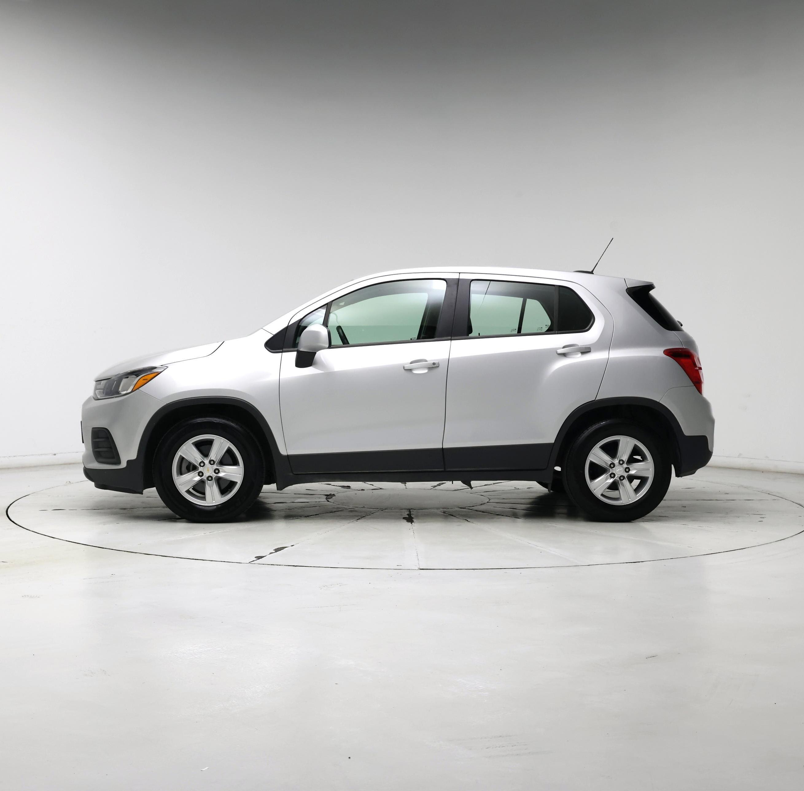 Thumbnail: 2019 Chevrolet Trax - 3