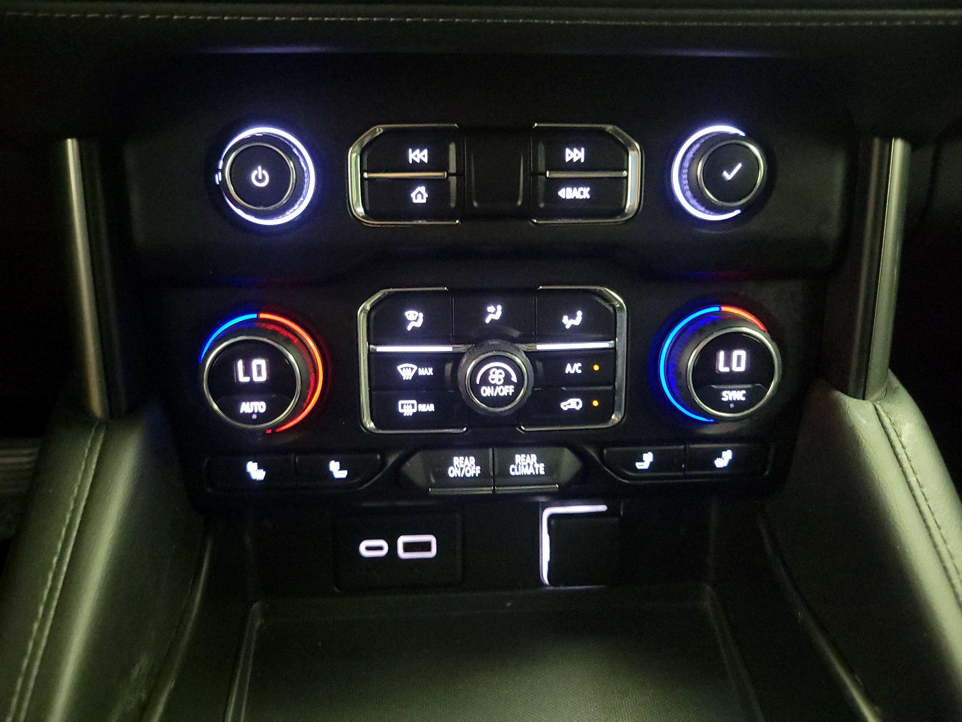 Thumbnail: 2022 Chevrolet Suburban - 17