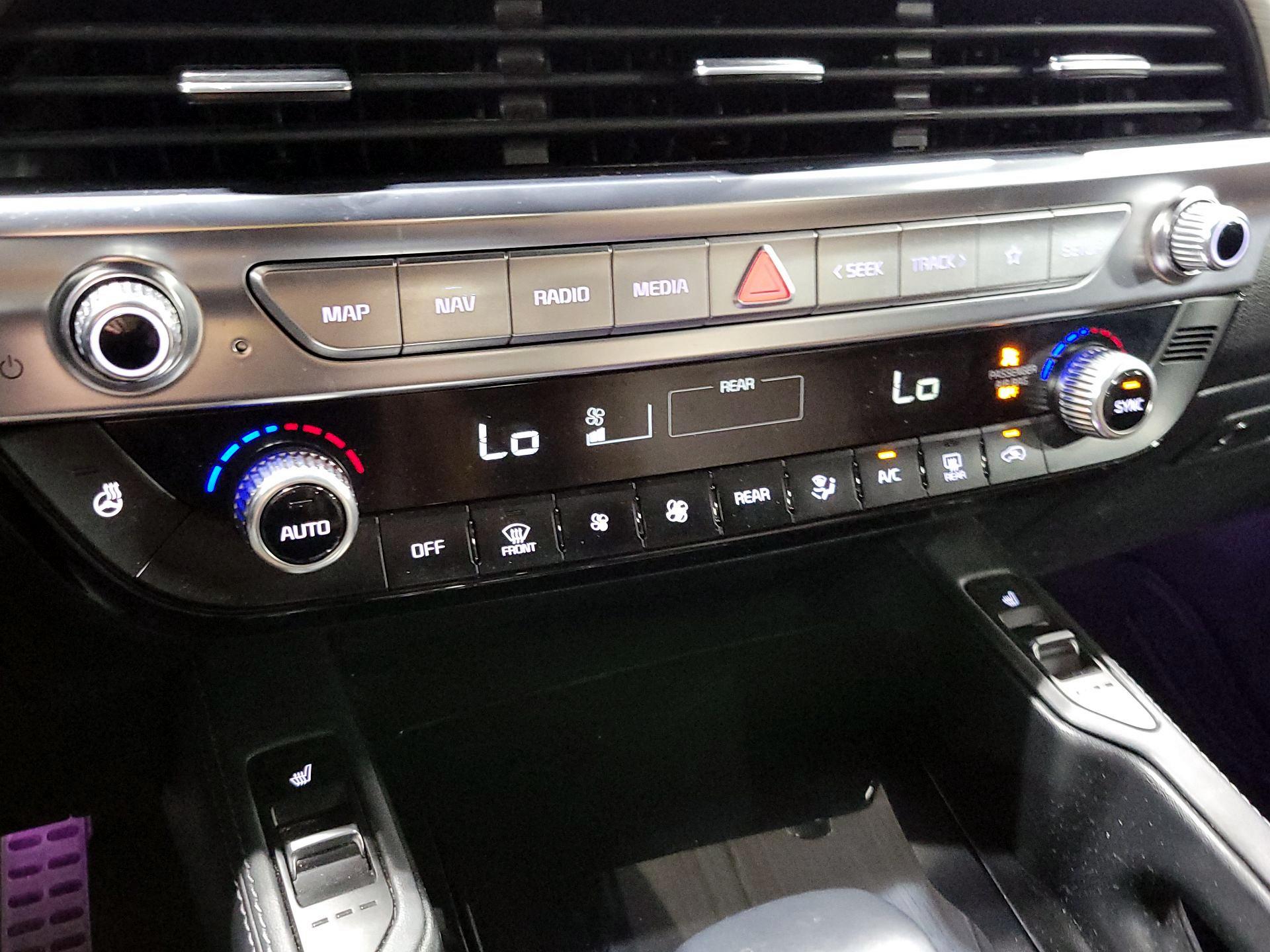 Thumbnail: 2021 Kia Telluride - 17