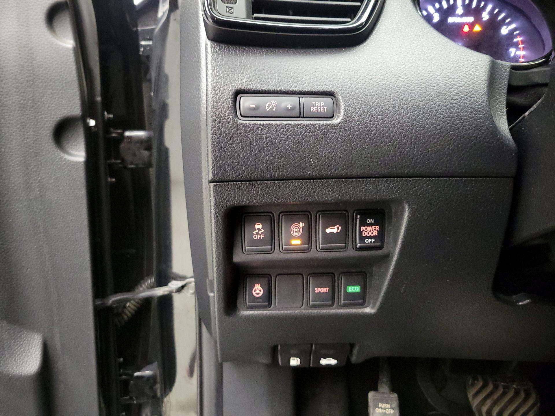 Thumbnail: 2017 Nissan Rogue - 13