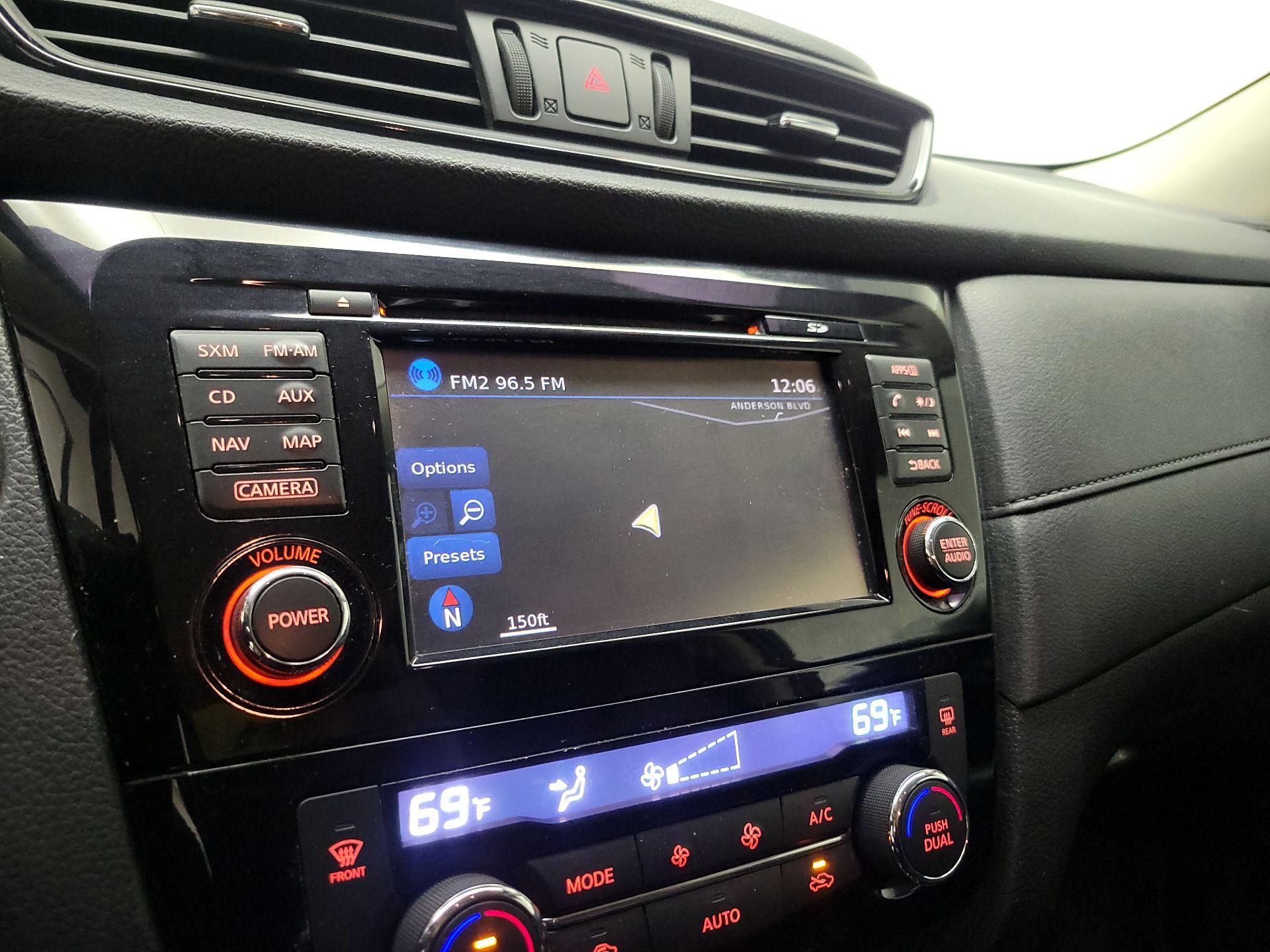 Thumbnail: 2017 Nissan Rogue - 14