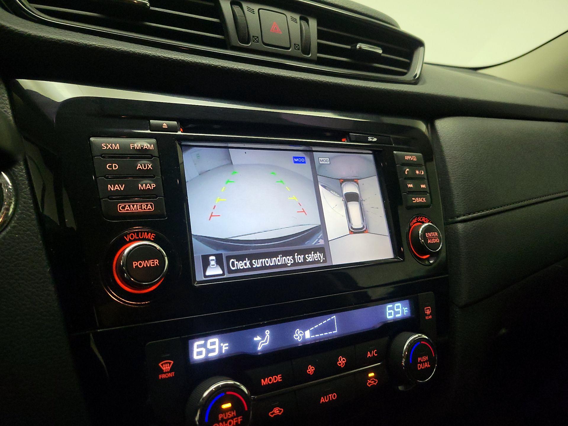 Thumbnail: 2017 Nissan Rogue - 15