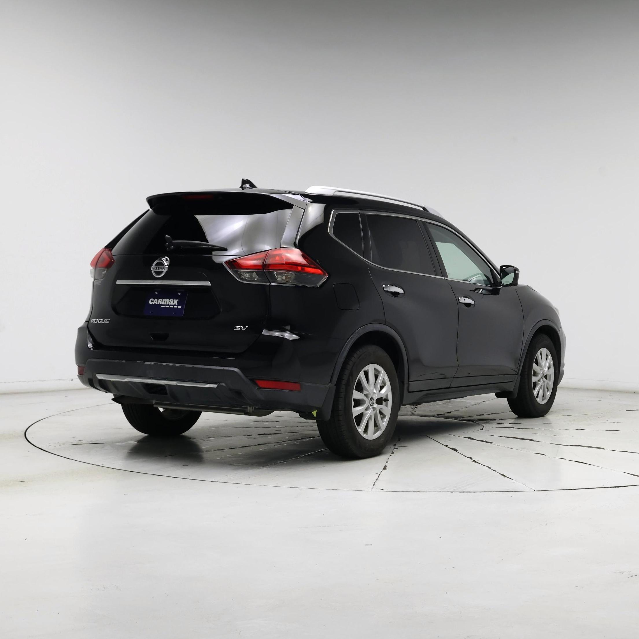 Thumbnail: 2017 Nissan Rogue - 8