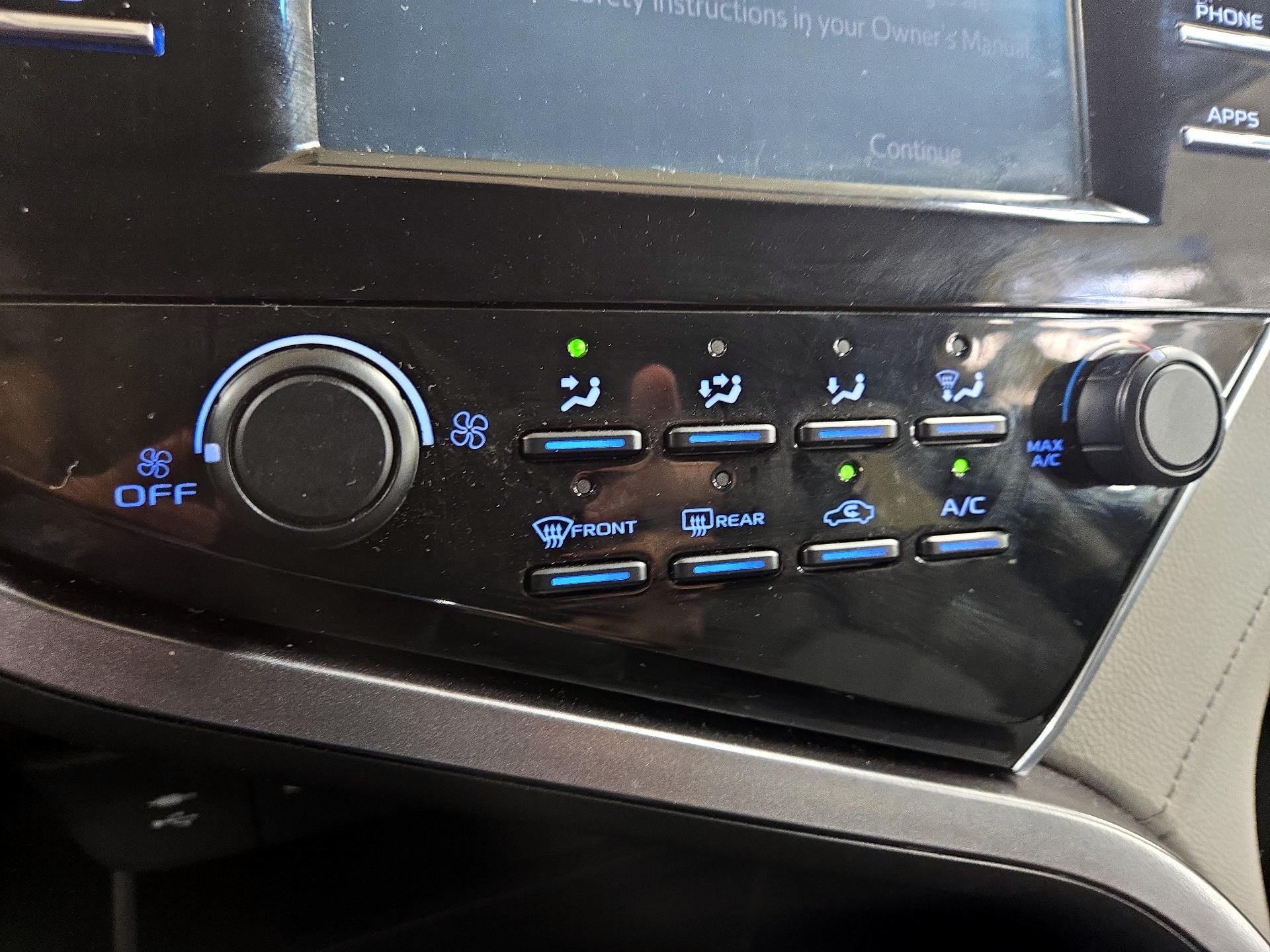 Thumbnail: 2018 Toyota Camry - 16