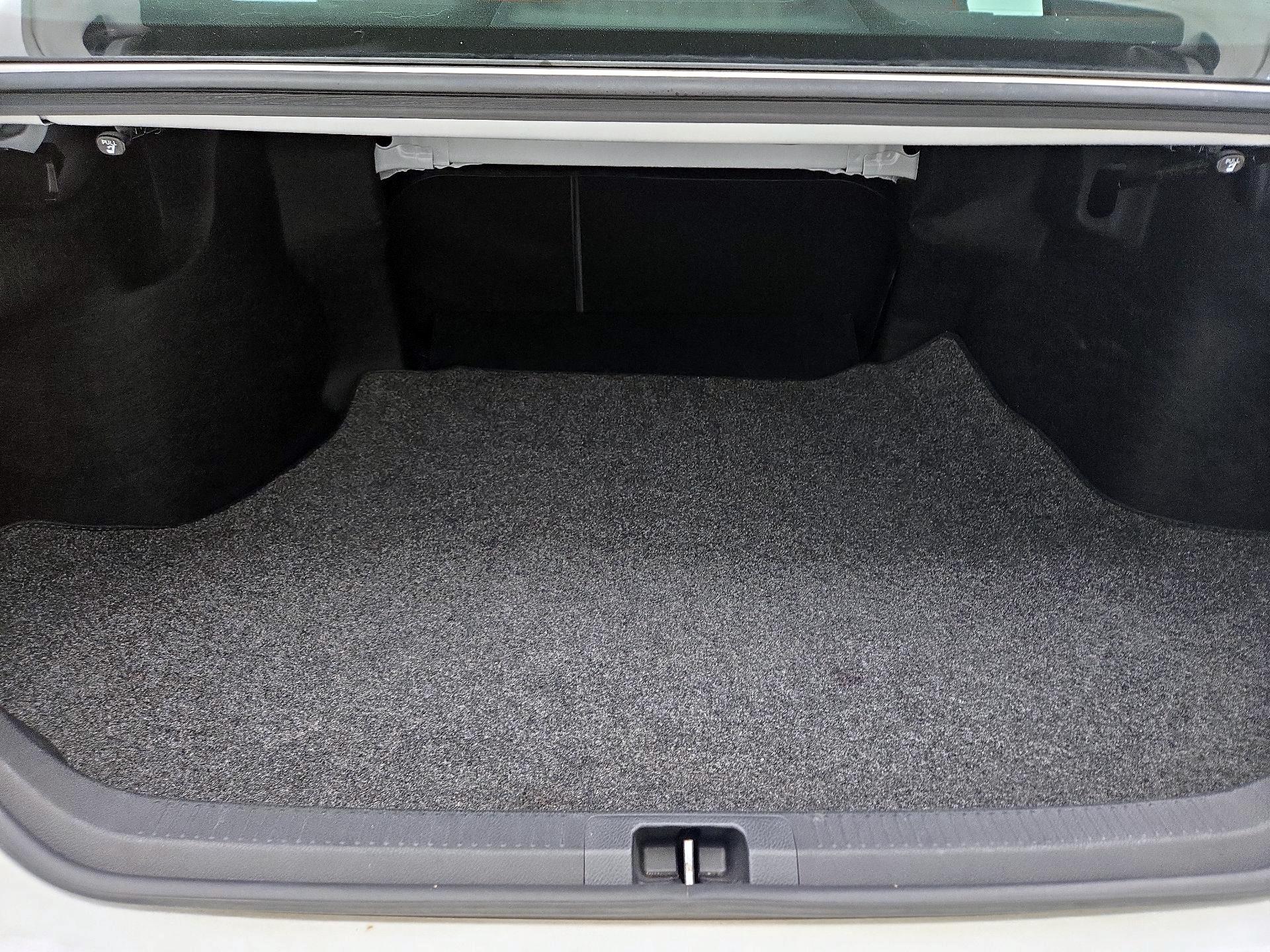 Thumbnail: 2018 Toyota Camry - 20