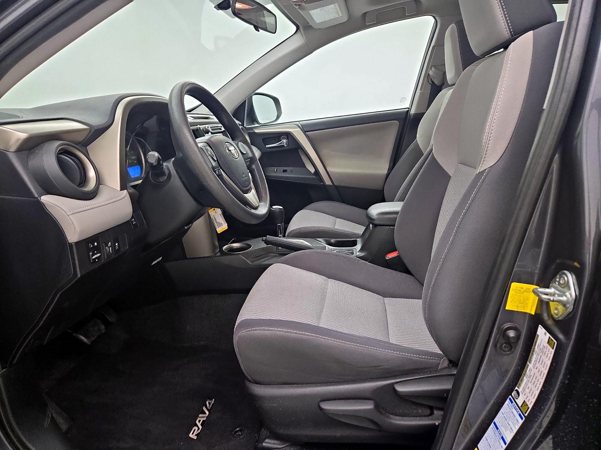 Thumbnail: 2015 Toyota RAV4 - 11