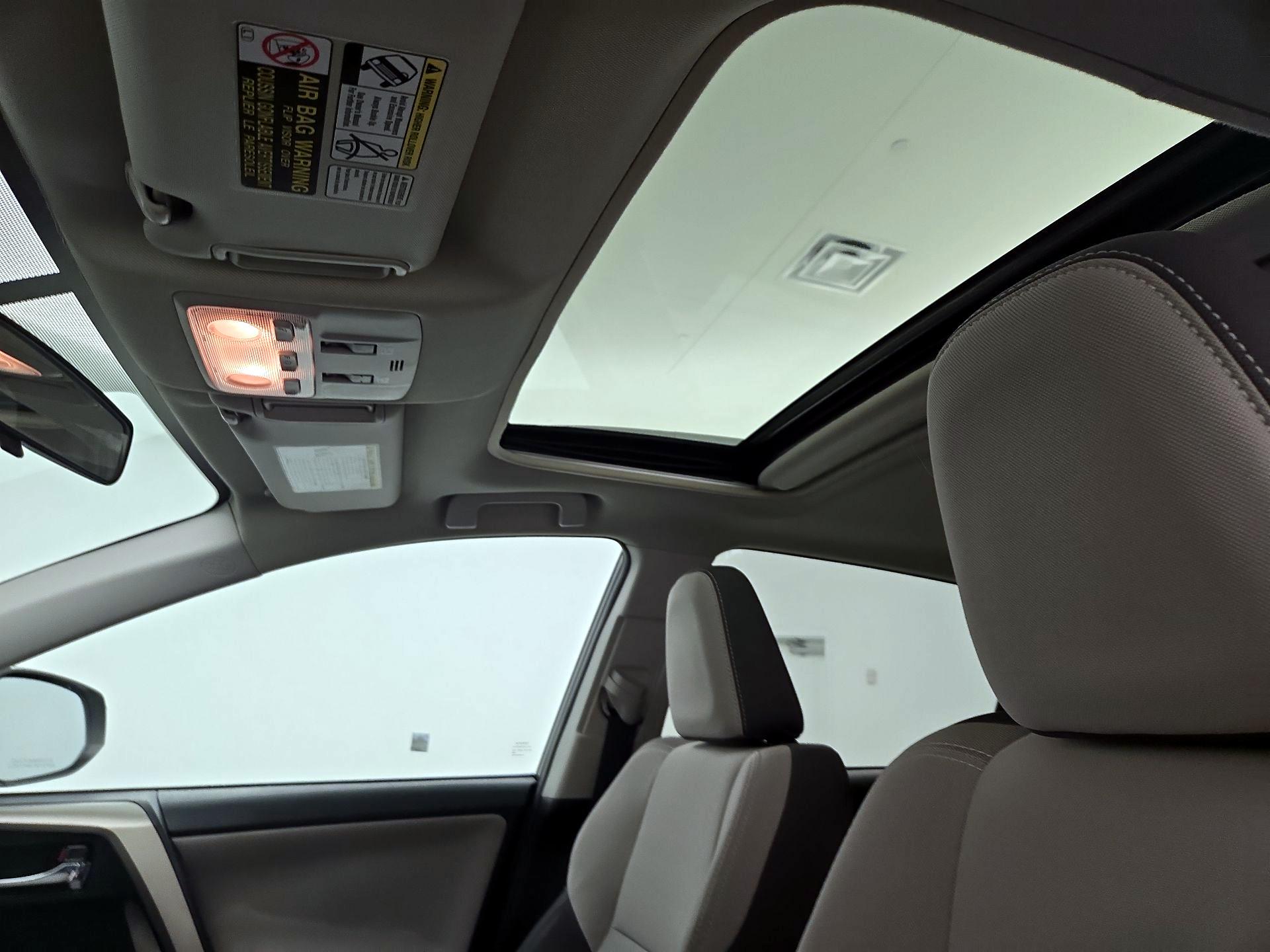 Thumbnail: 2015 Toyota RAV4 - 19