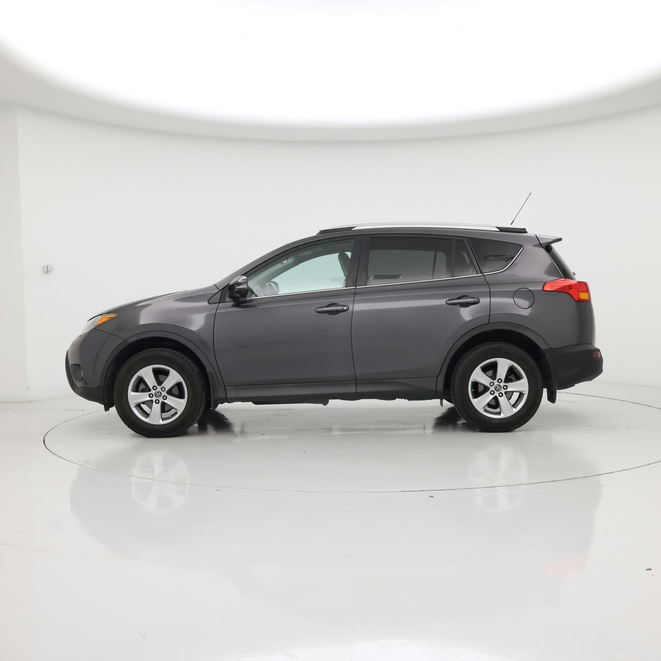 Thumbnail: 2015 Toyota RAV4 - 3