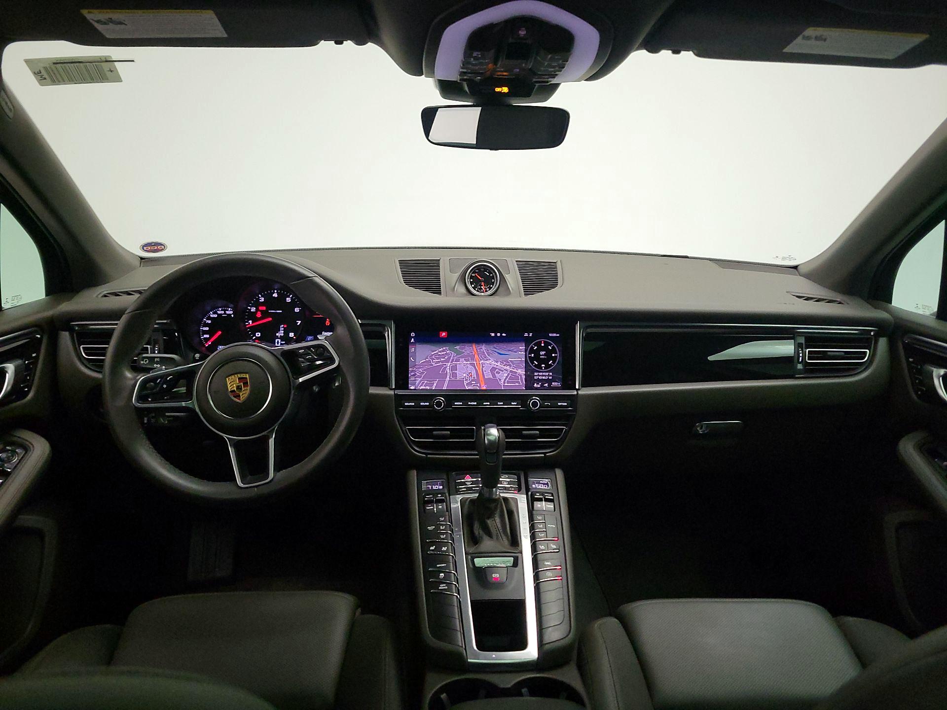 Thumbnail: 2021 Porsche Macan - 9