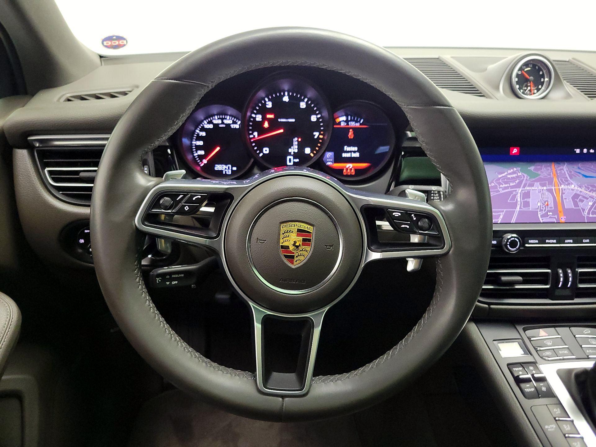 Thumbnail: 2021 Porsche Macan - 10