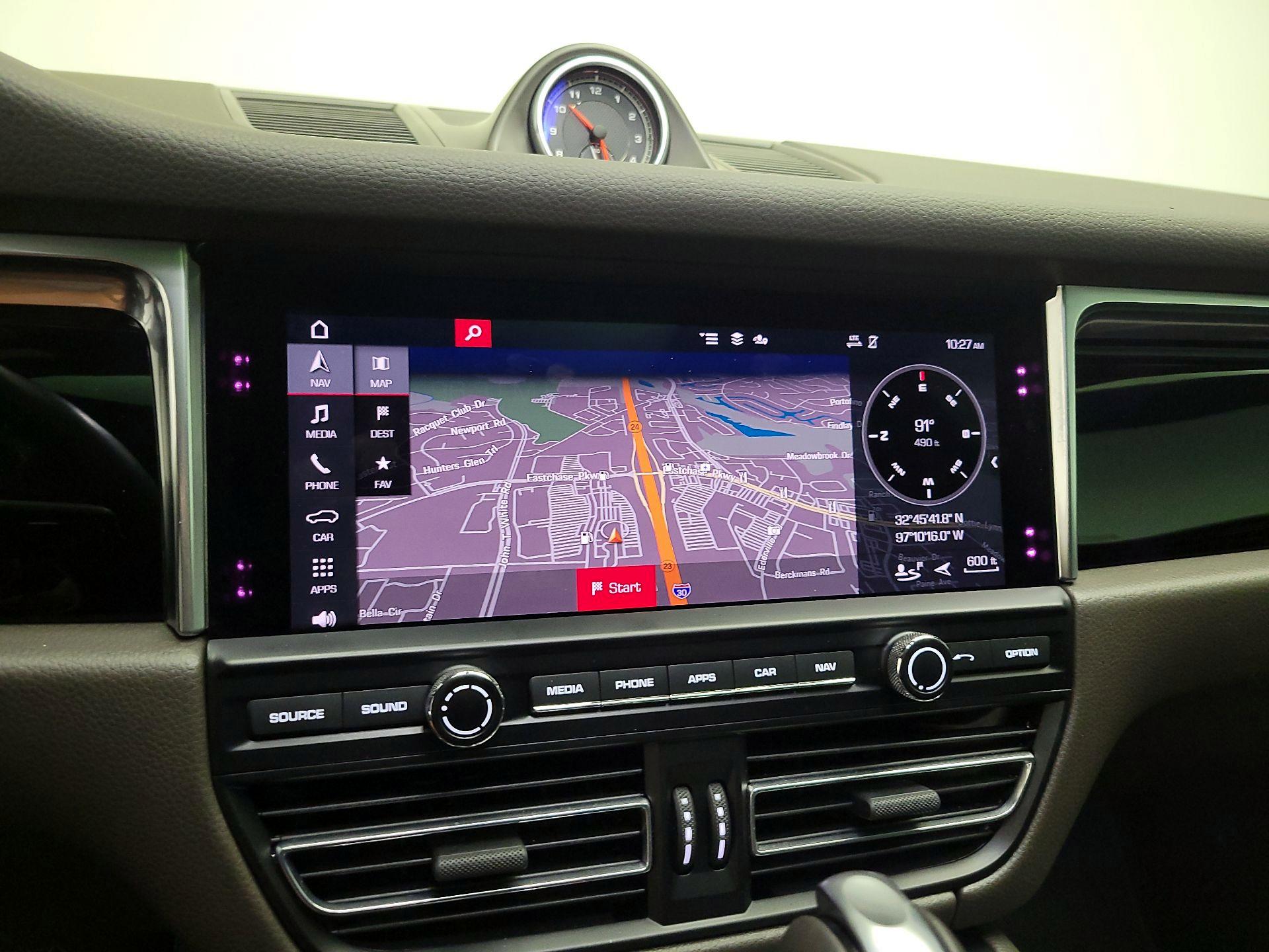 Thumbnail: 2021 Porsche Macan - 14