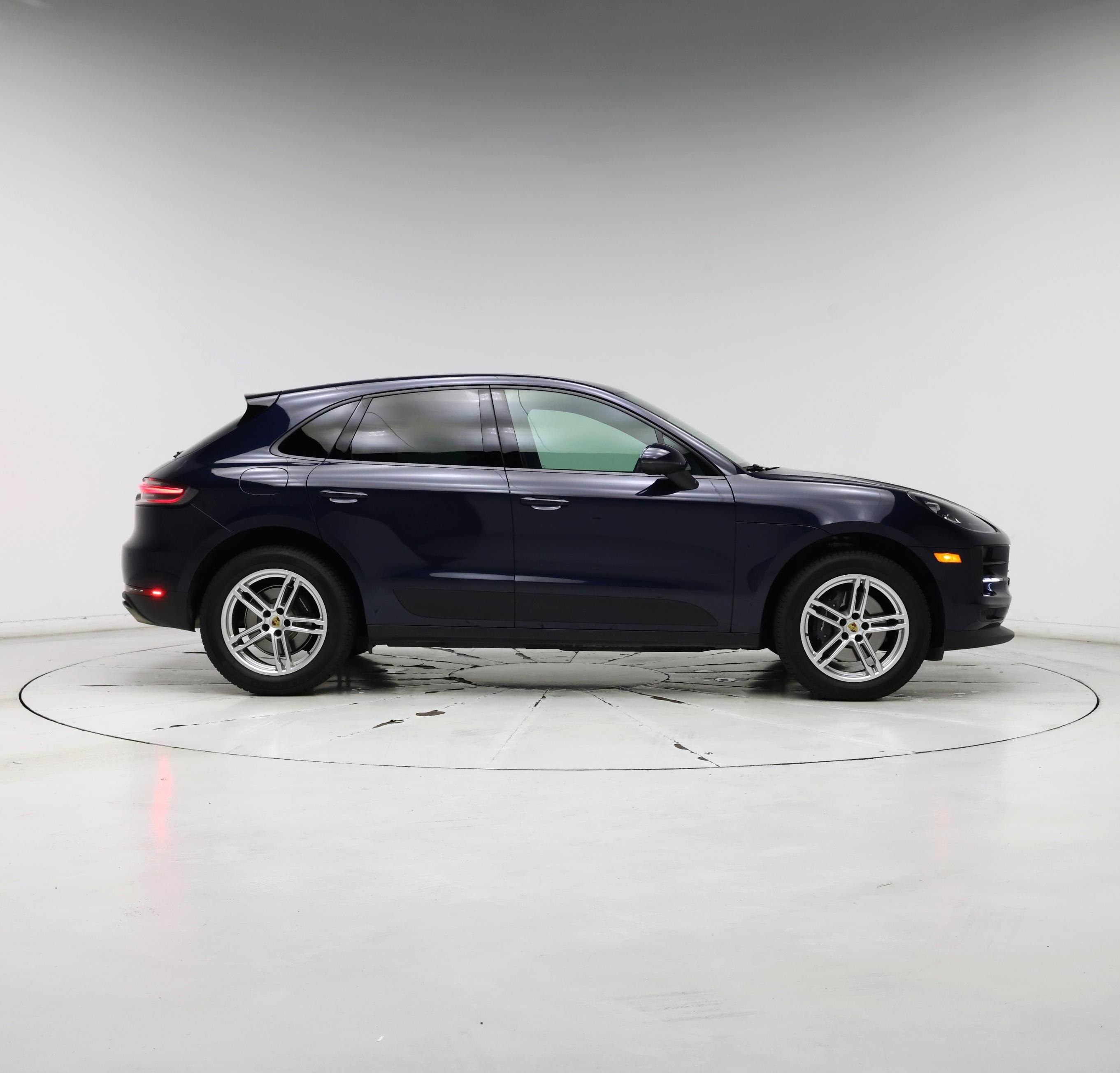 Thumbnail: 2021 Porsche Macan - 7