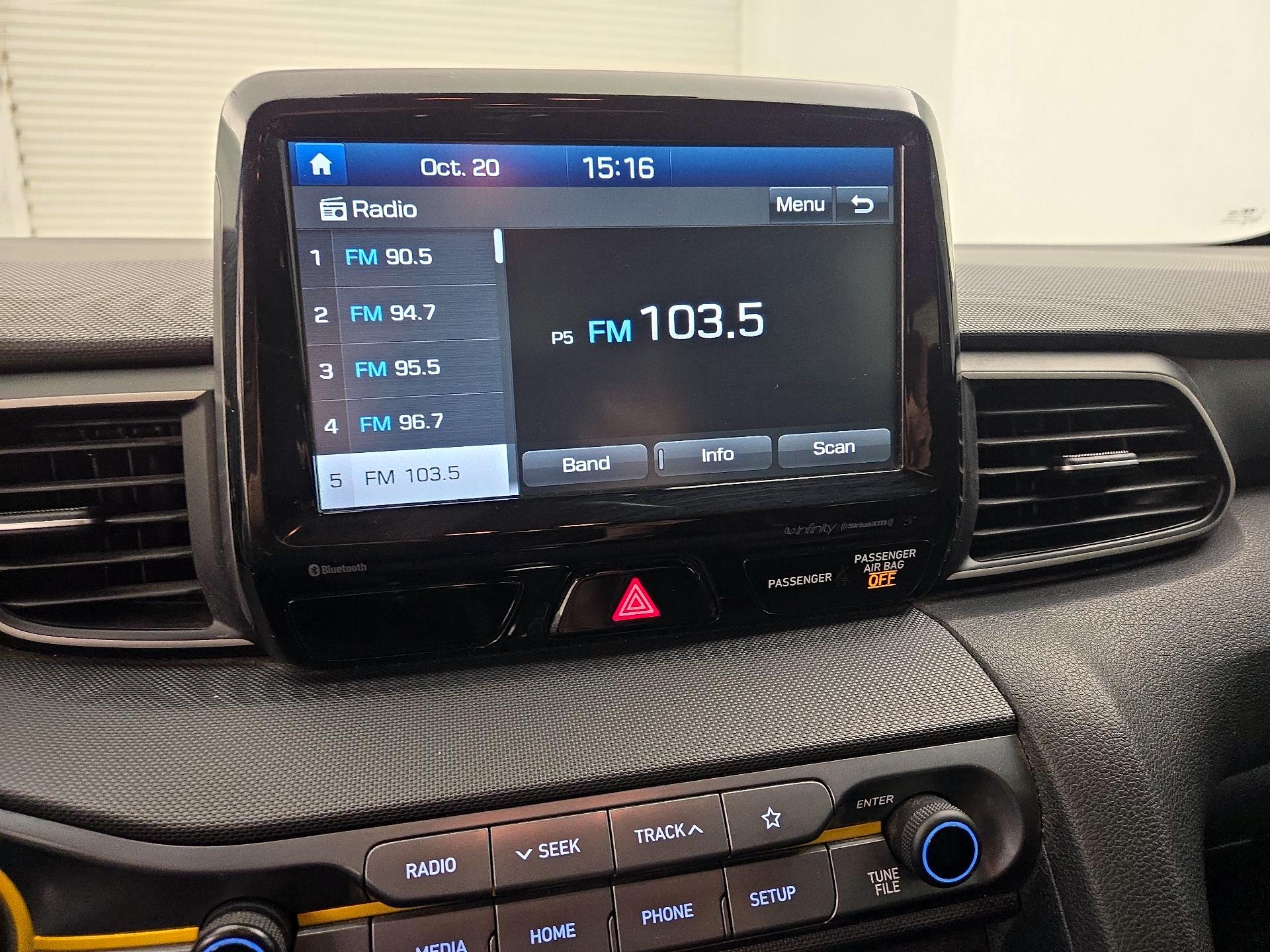 Thumbnail: 2019 Hyundai Veloster - 14