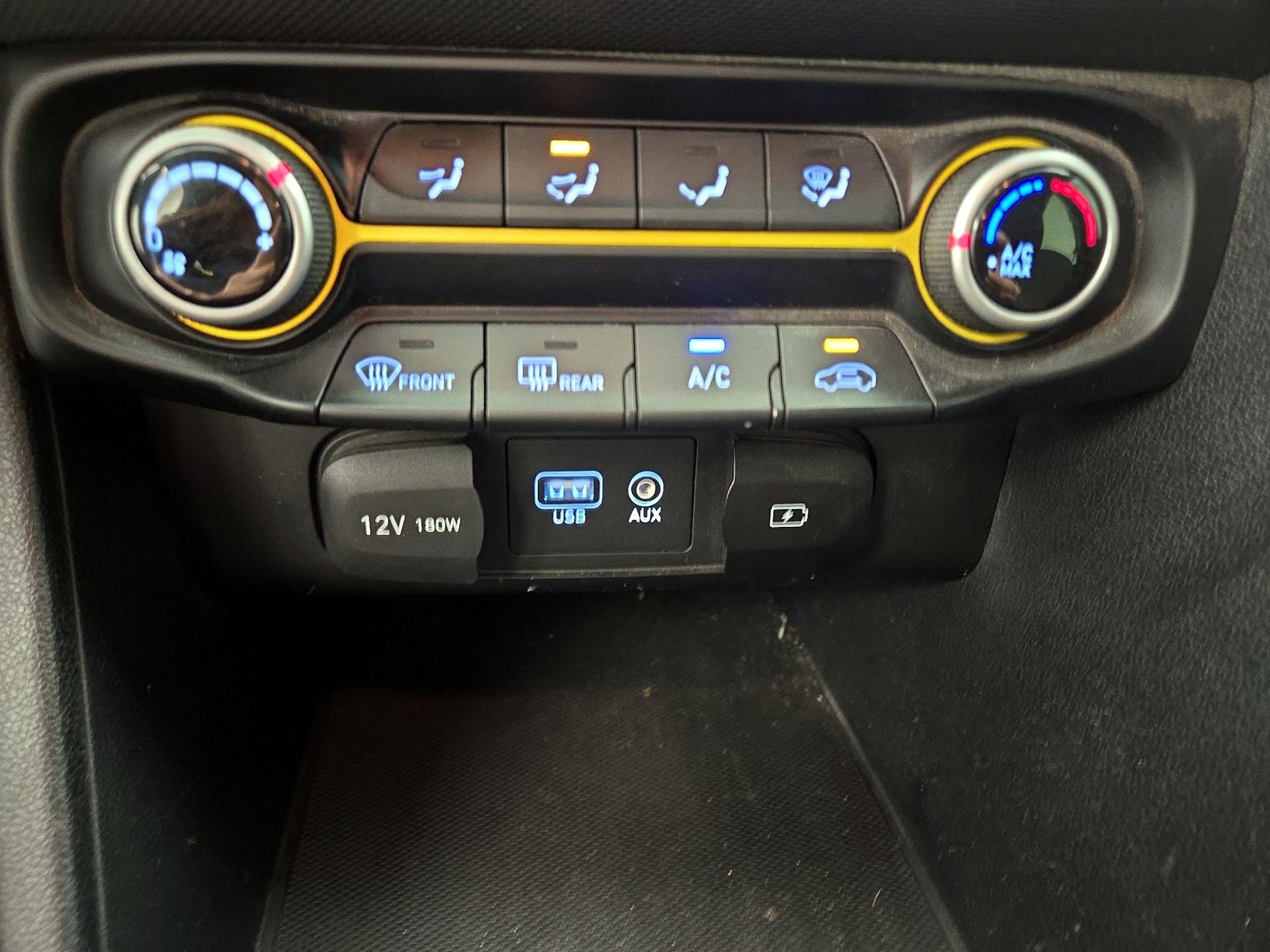 Thumbnail: 2019 Hyundai Veloster - 15