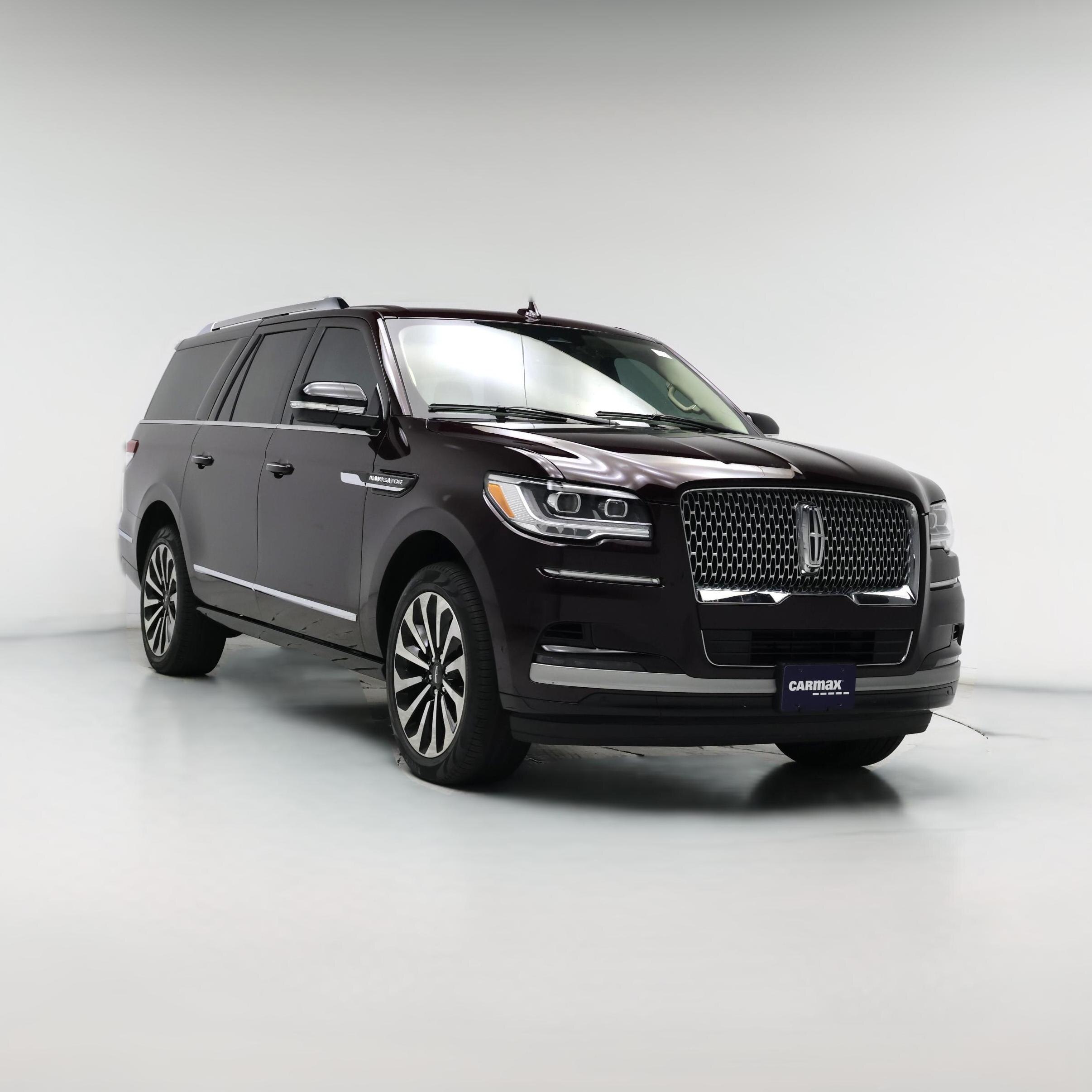 Thumbnail: 2023 Lincoln Navigator L - 1