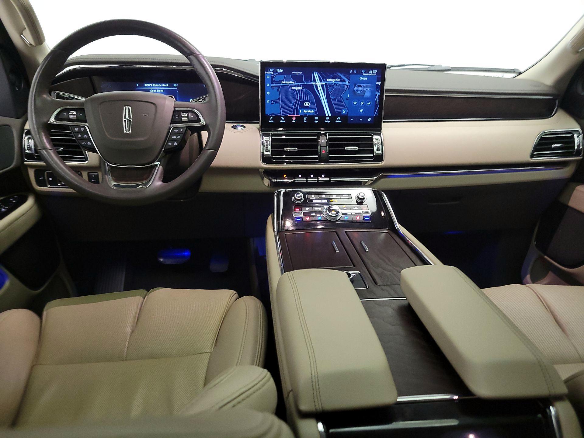 Thumbnail: 2023 Lincoln Navigator L - 9