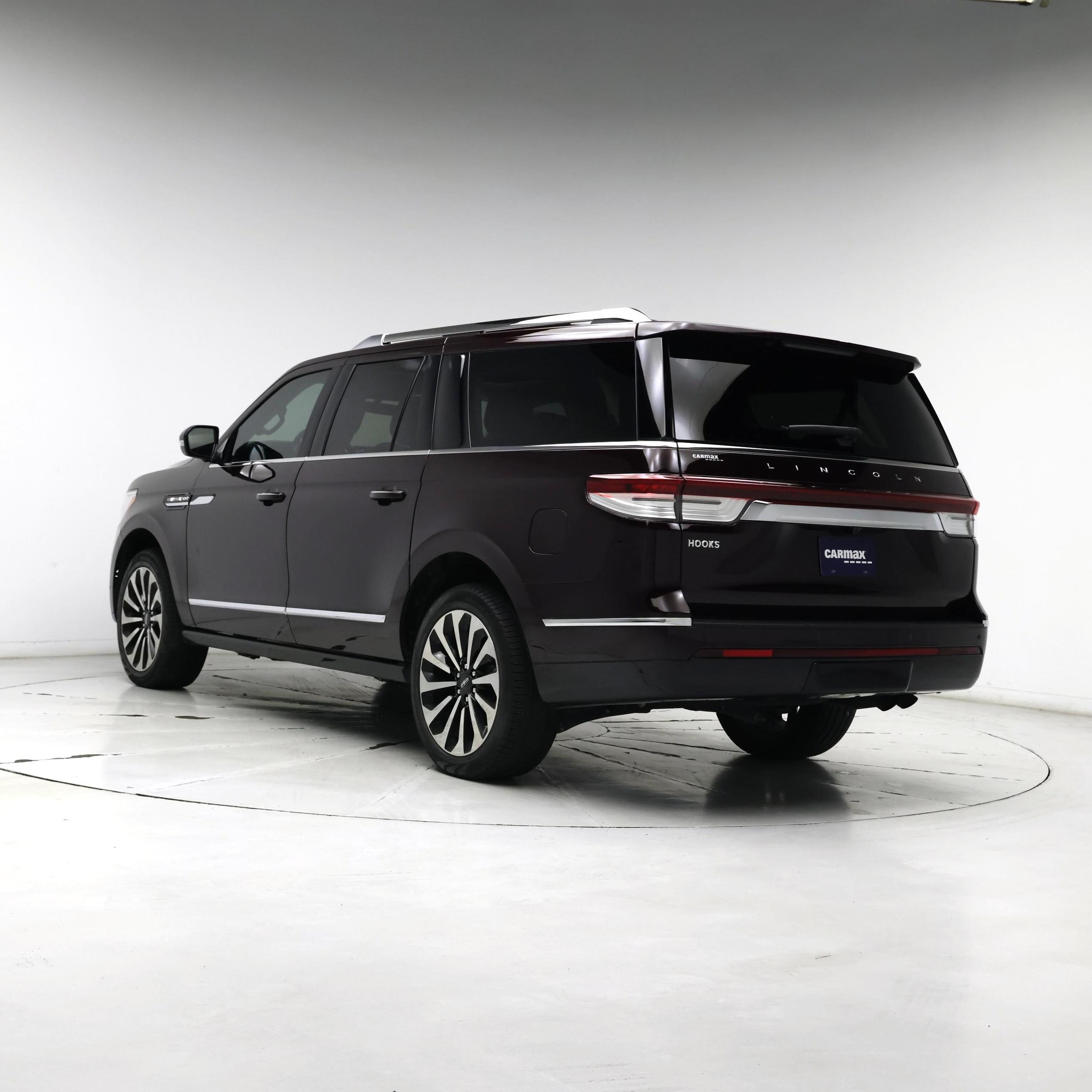 Thumbnail: 2023 Lincoln Navigator L - 2