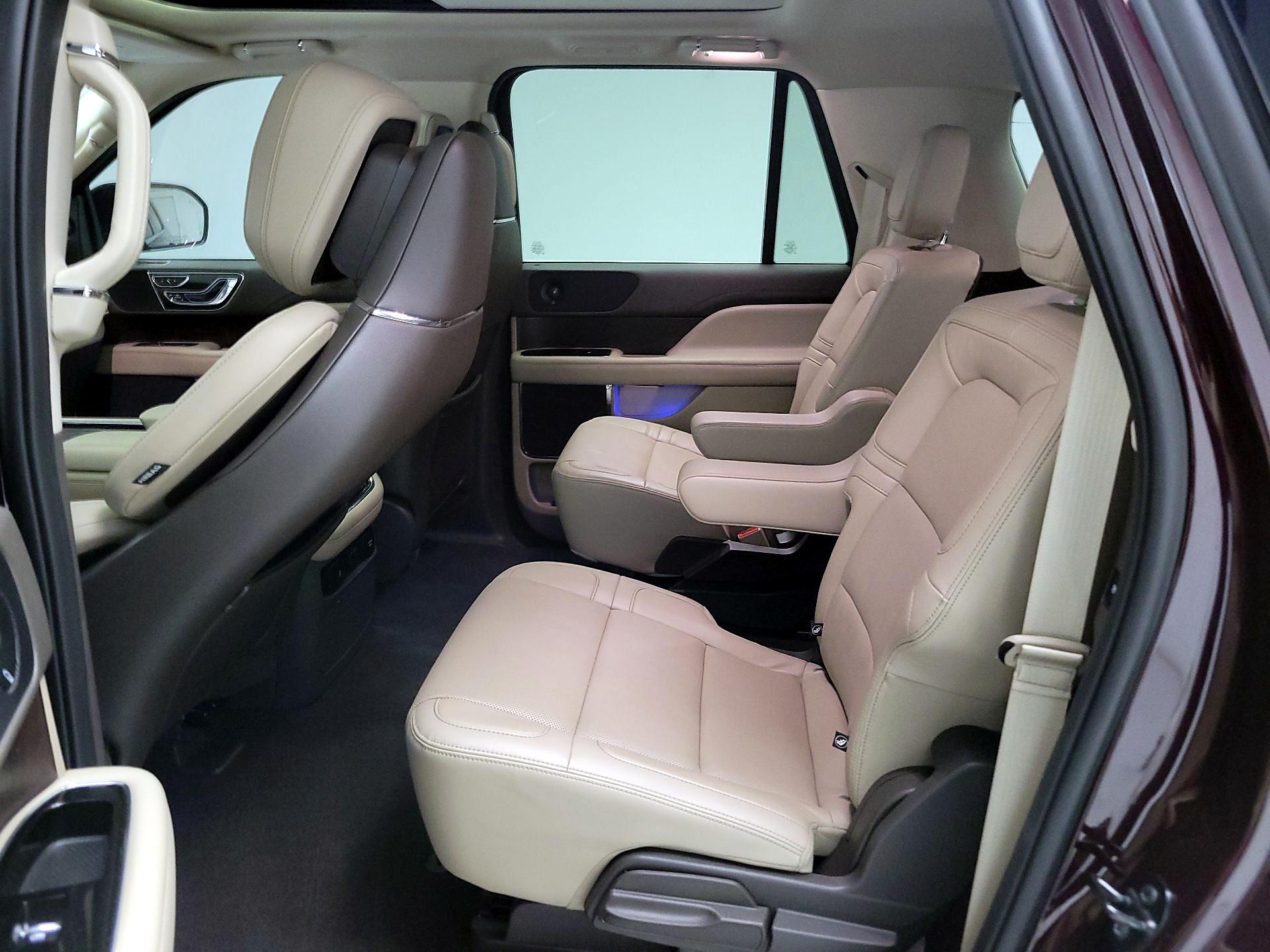 Thumbnail: 2023 Lincoln Navigator L - 20