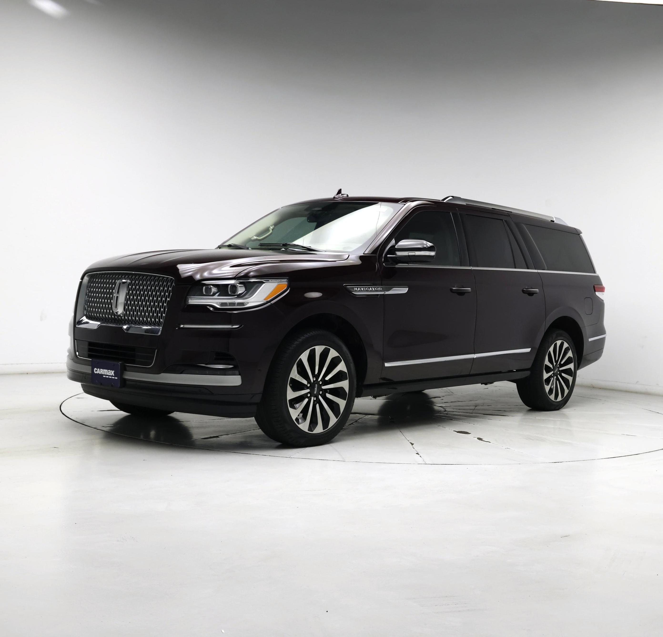 Thumbnail: 2023 Lincoln Navigator L - 4