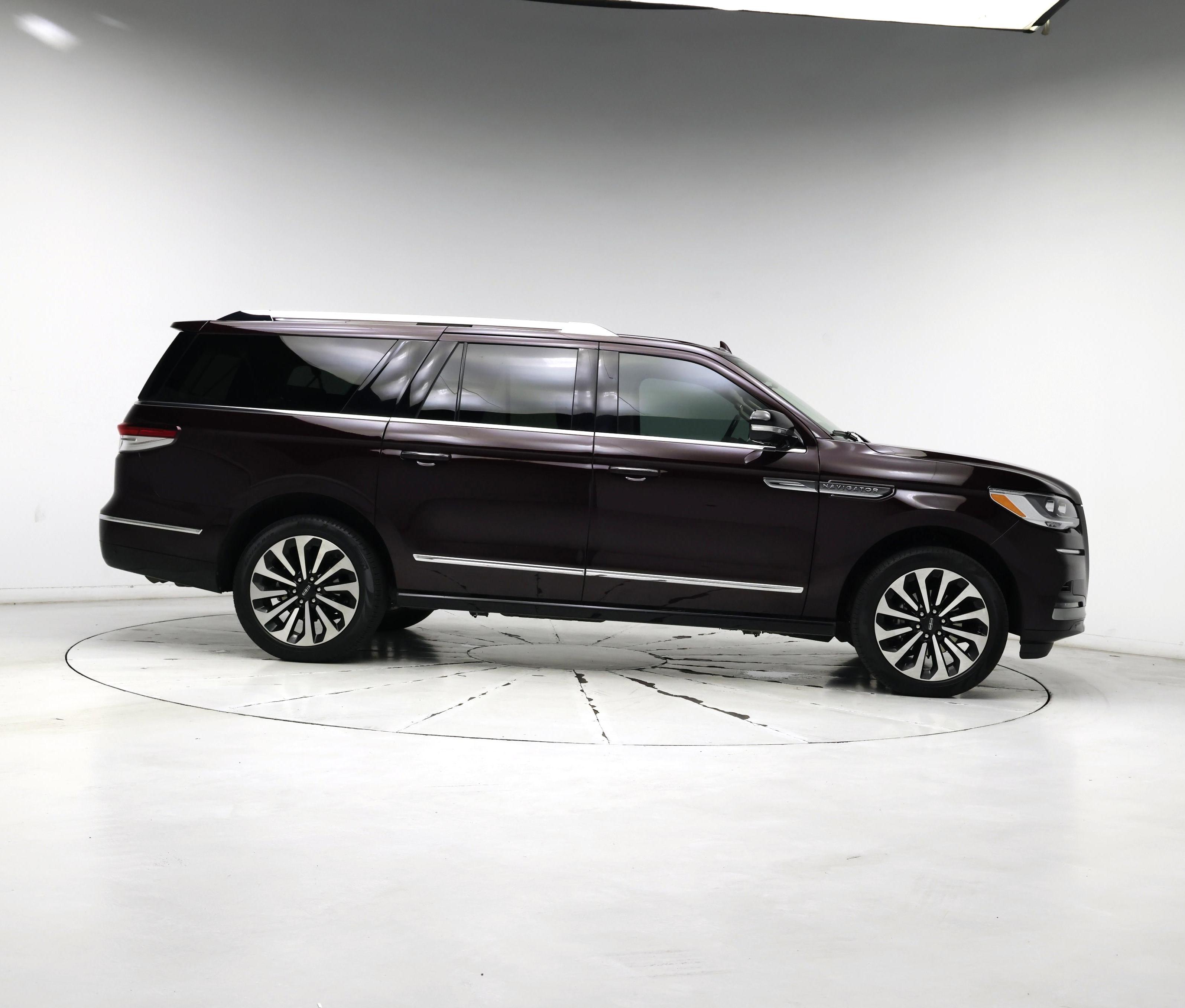 Thumbnail: 2023 Lincoln Navigator L - 7