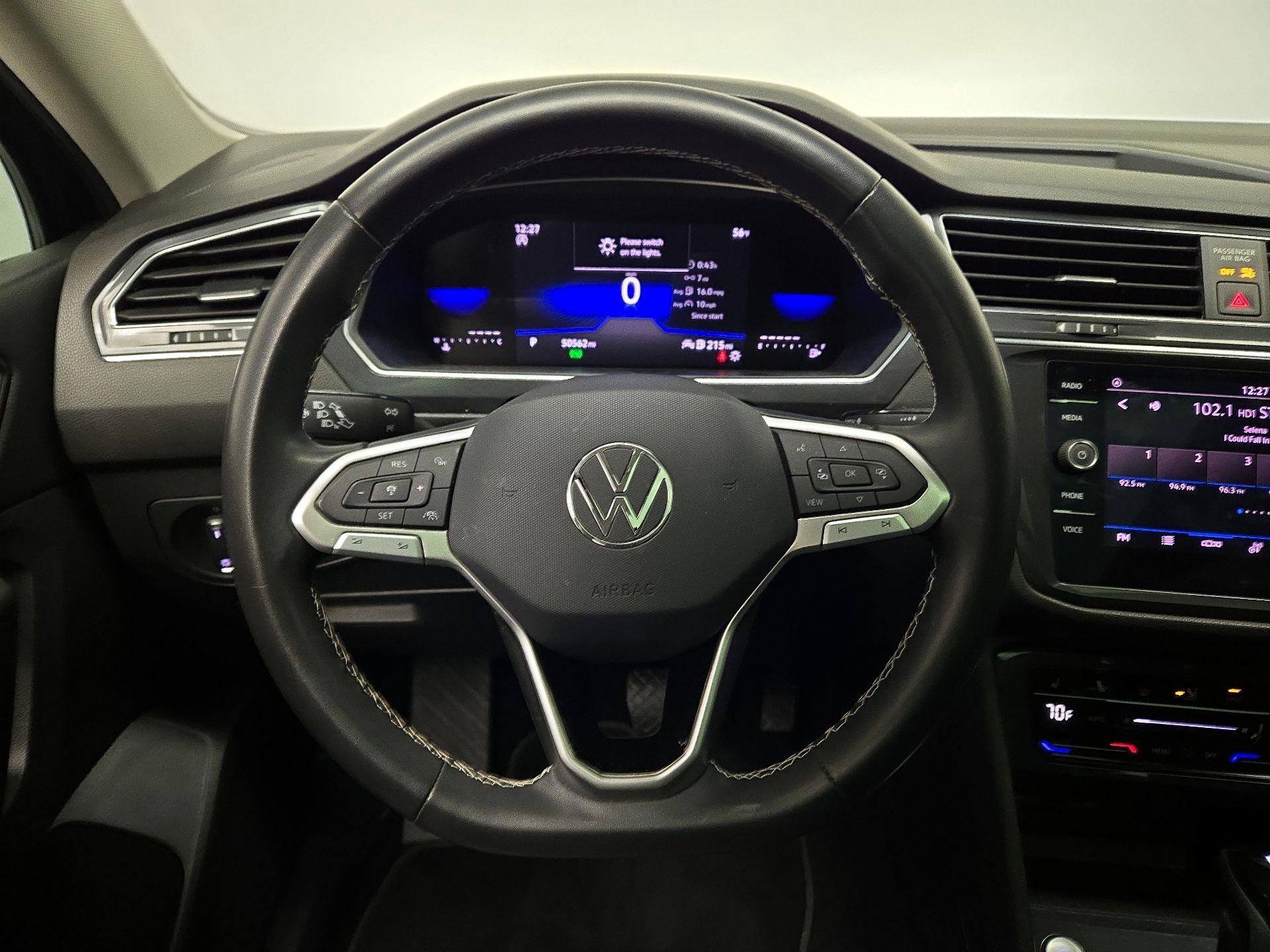 Thumbnail: 2023 Volkswagen Tiguan - 10