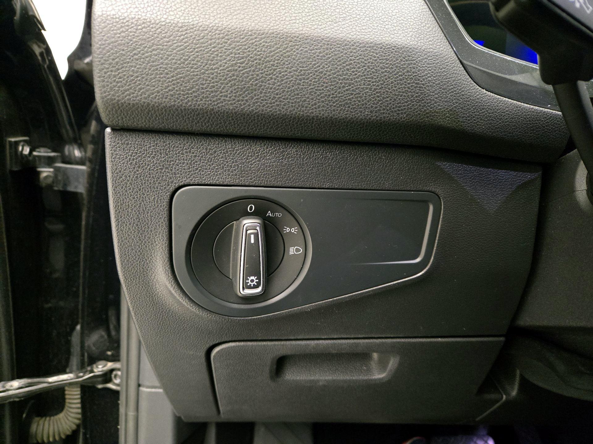 Thumbnail: 2023 Volkswagen Tiguan - 13