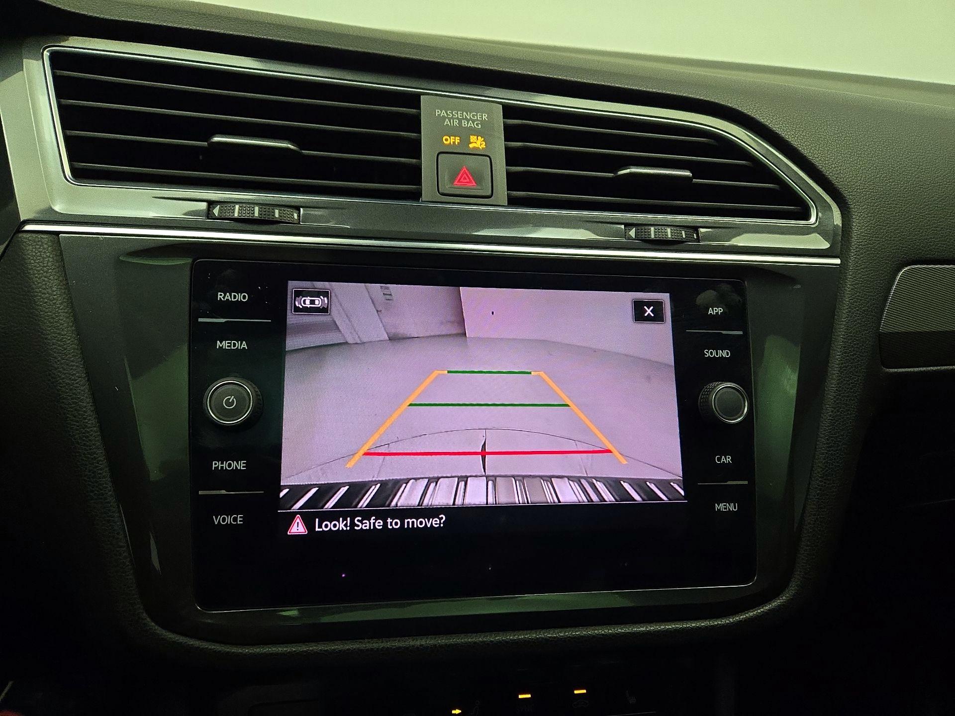 Thumbnail: 2023 Volkswagen Tiguan - 14