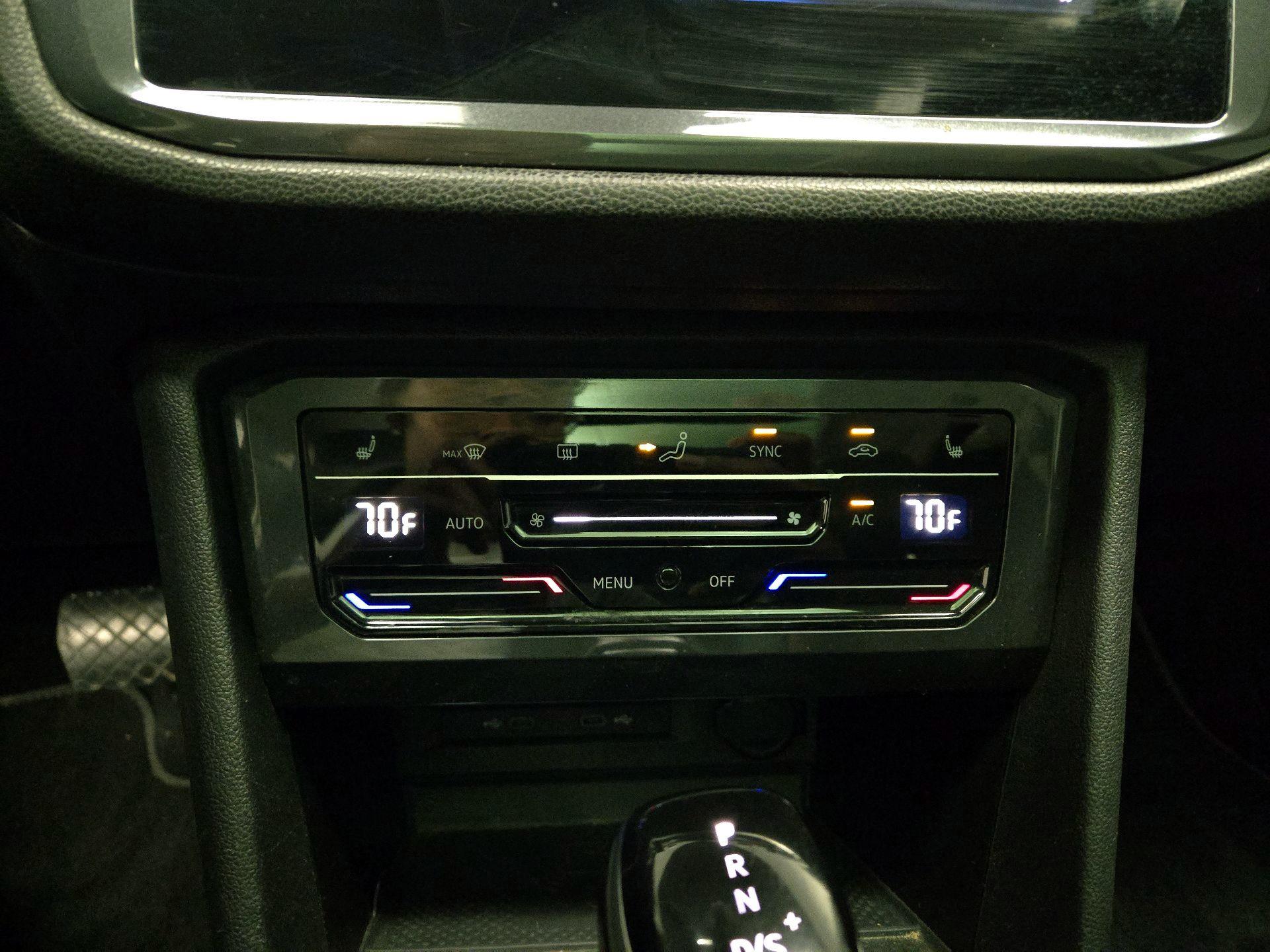 Thumbnail: 2023 Volkswagen Tiguan - 16