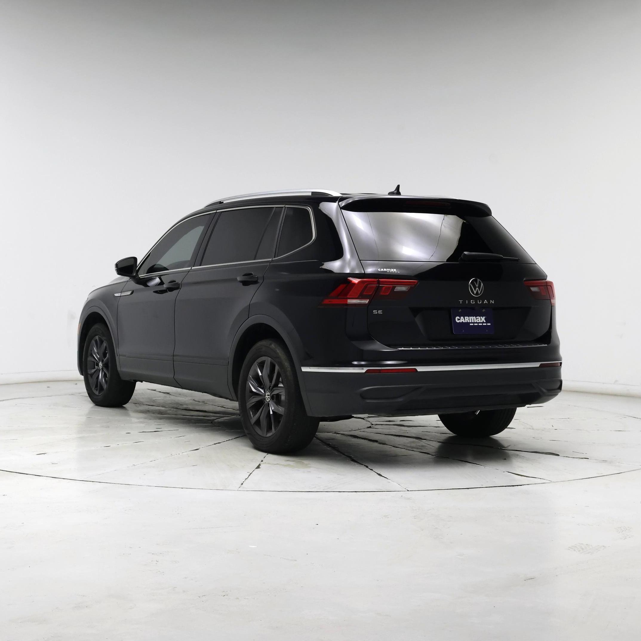 Thumbnail: 2023 Volkswagen Tiguan - 2