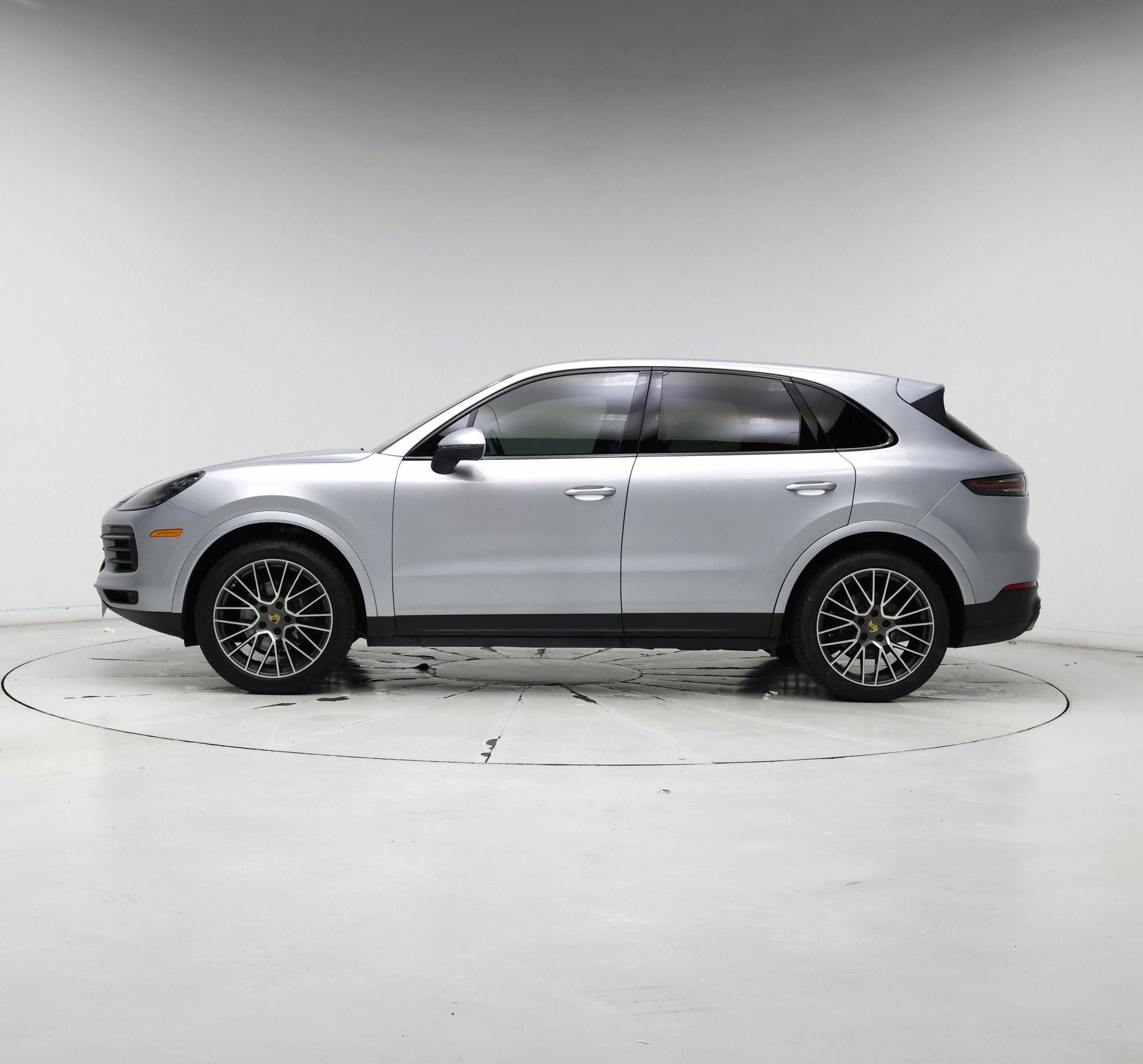 Thumbnail: 2020 Porsche Cayenne - 3