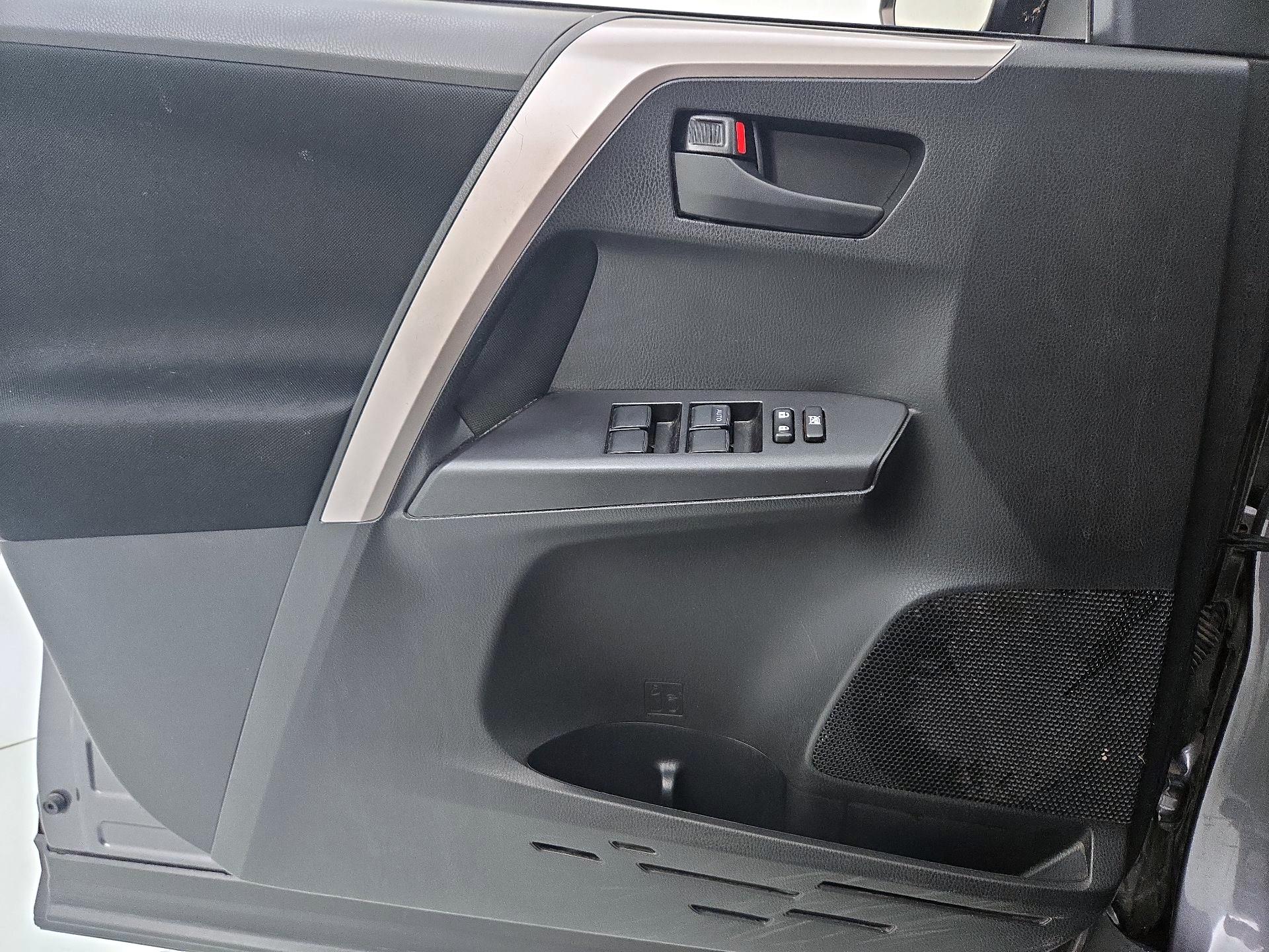 Thumbnail: 2017 Toyota RAV4 - 12